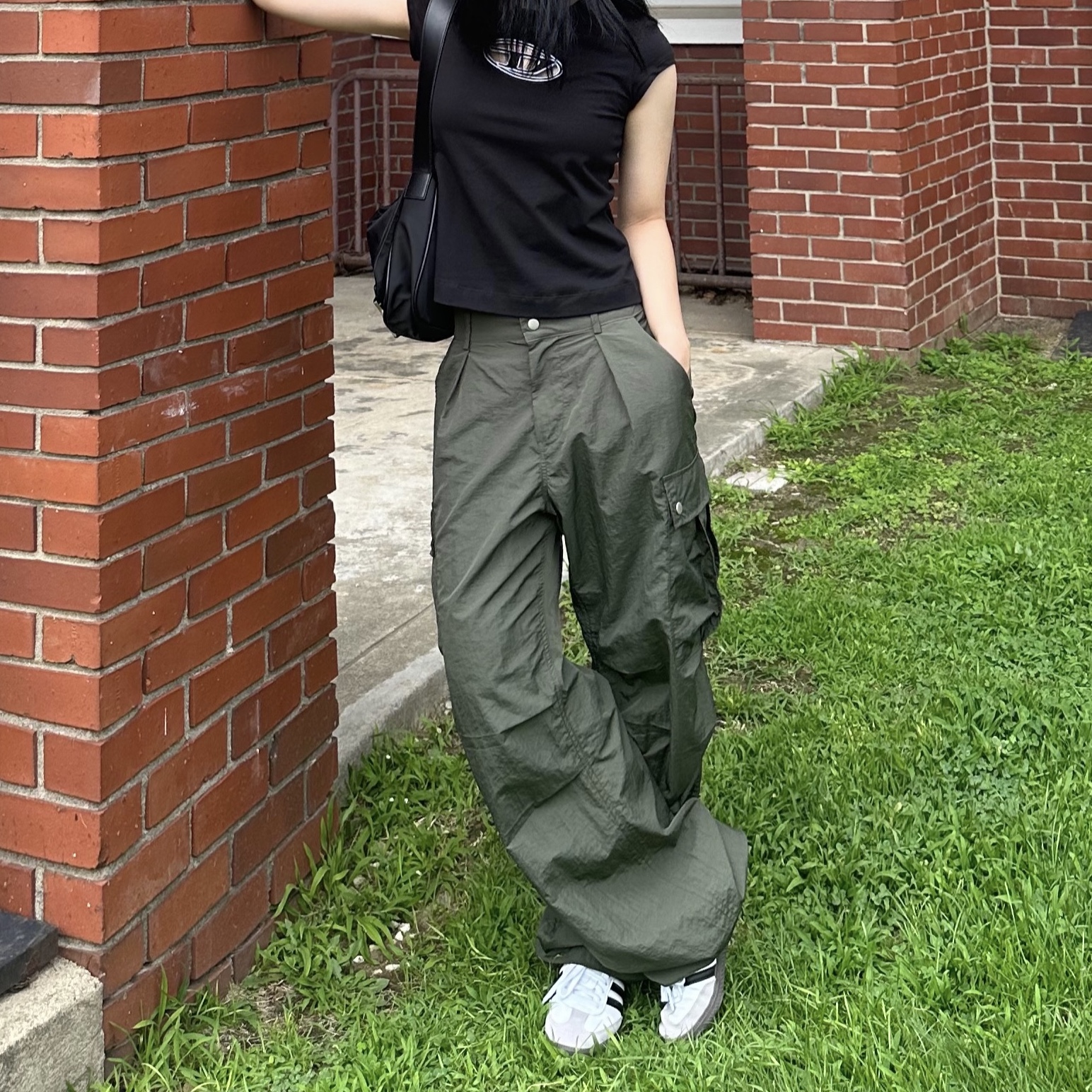 (W) Diesel T-Angie Peekaboo Logo T-Shirt Black, Adidas Samba OG Cloud White 착용 스타일