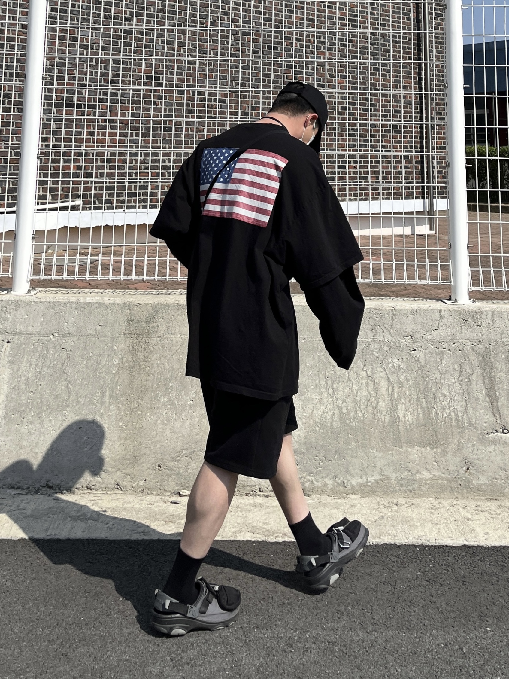 Yeezy Gap Engineered By Balenciaga Flame Cap Black, Project G/R Vintage Military Layered Sleeve Black 착용 스타일 - 4