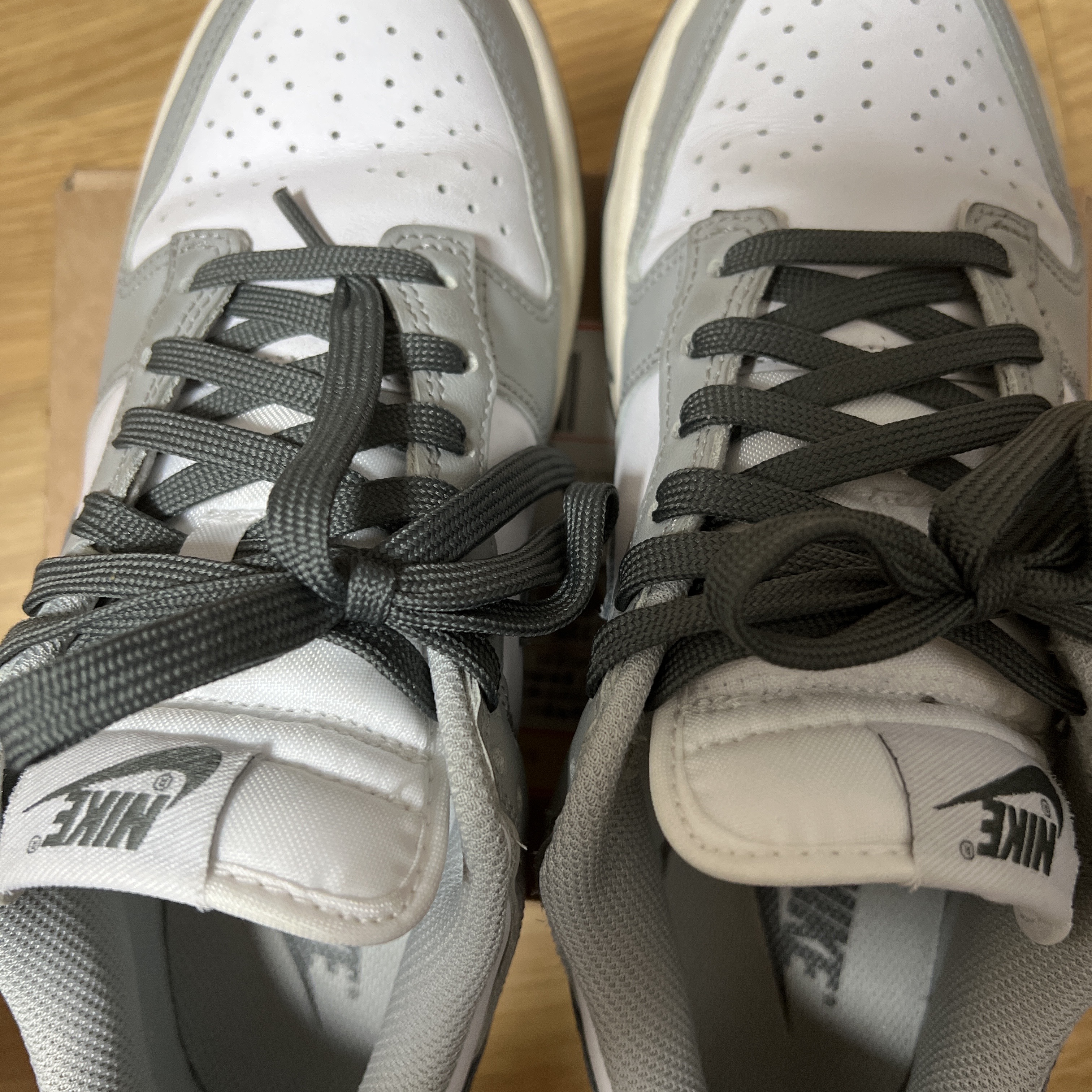 (W) Nike Dunk Low Light Smoke Grey 착용 스타일 - 1