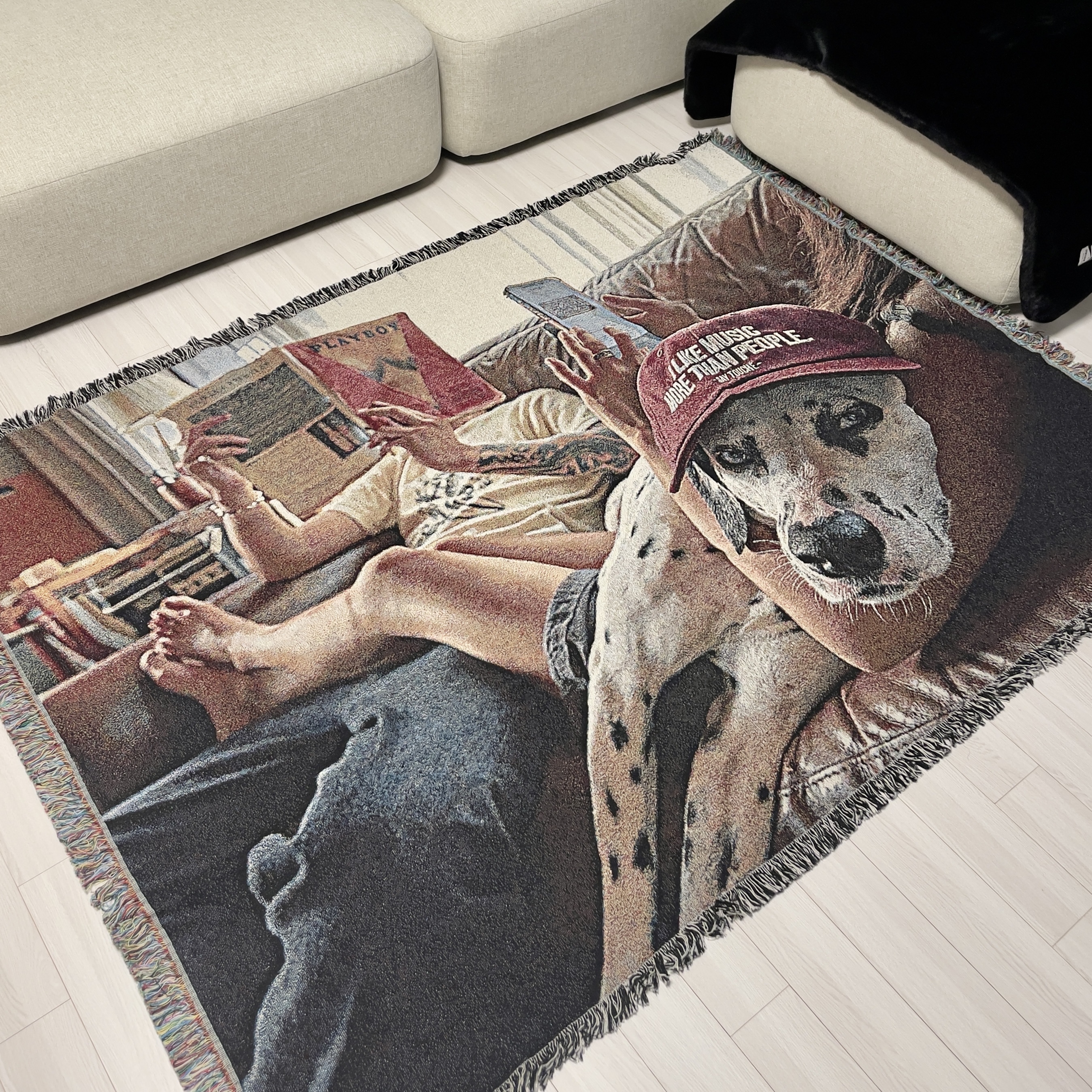 Say Touche Photo Woven Blanket 01 착용 스타일