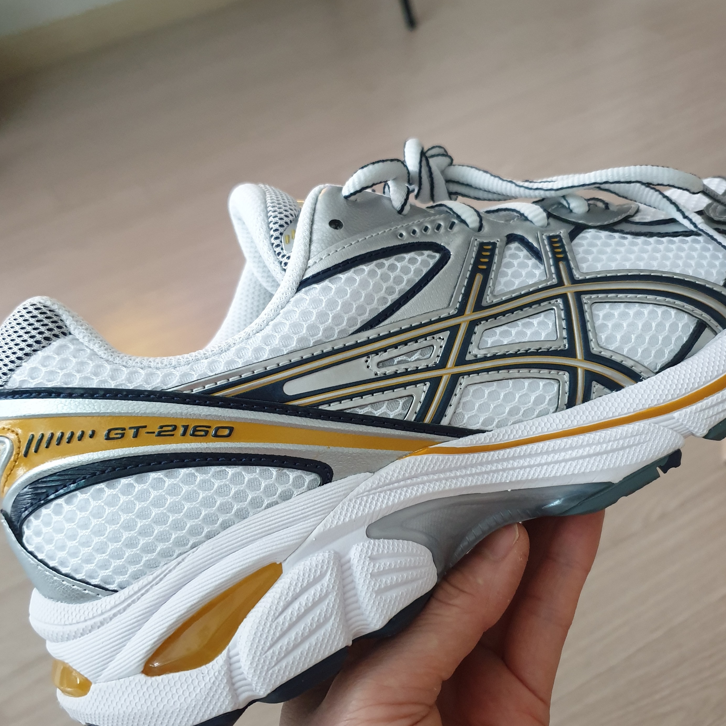 Asics GT-2160 White Pure Silver 착용 스타일 - 1