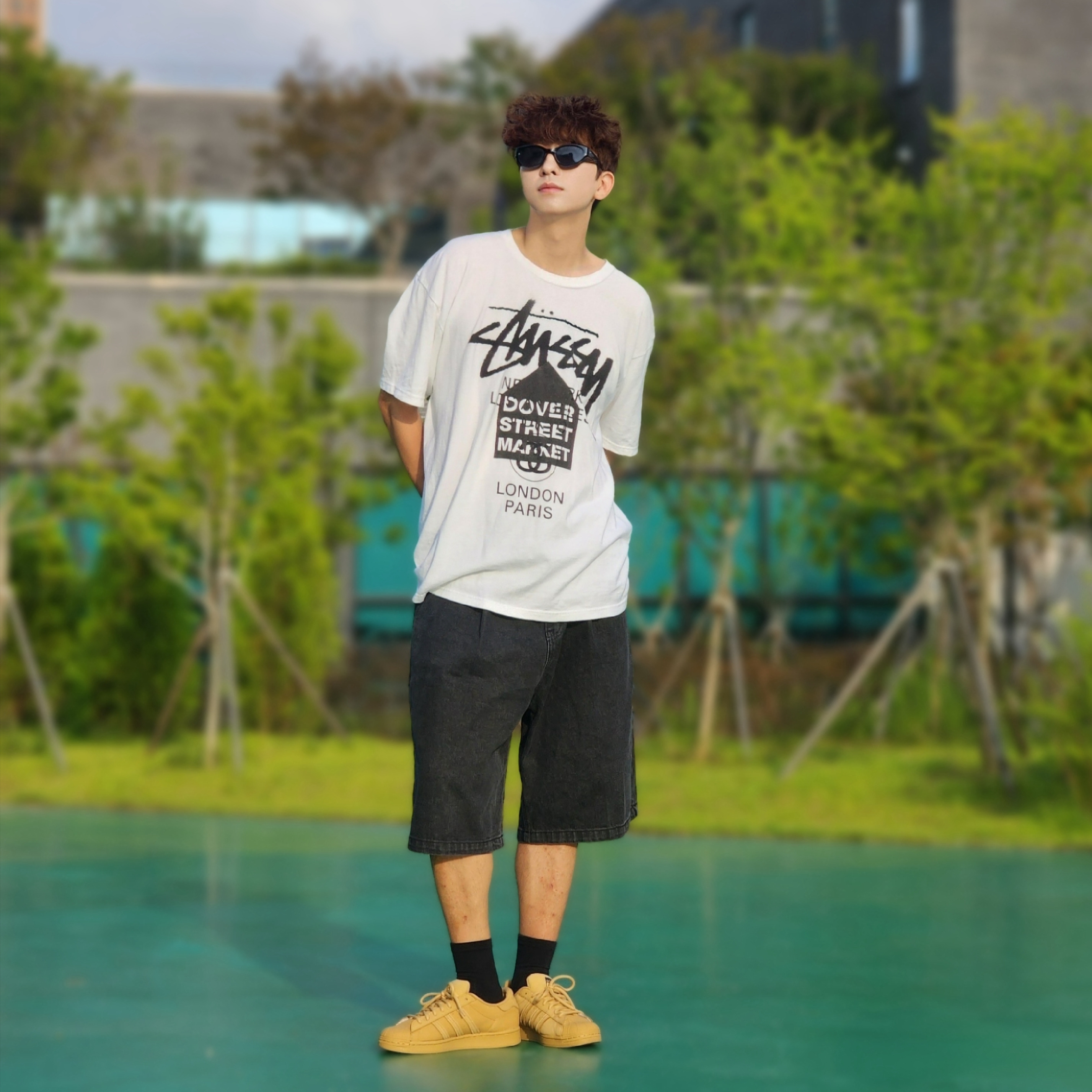 Stussy DSM World Tour T-Shirt White, Adidas Superstar Golden Beige 착용 스타일 - 5