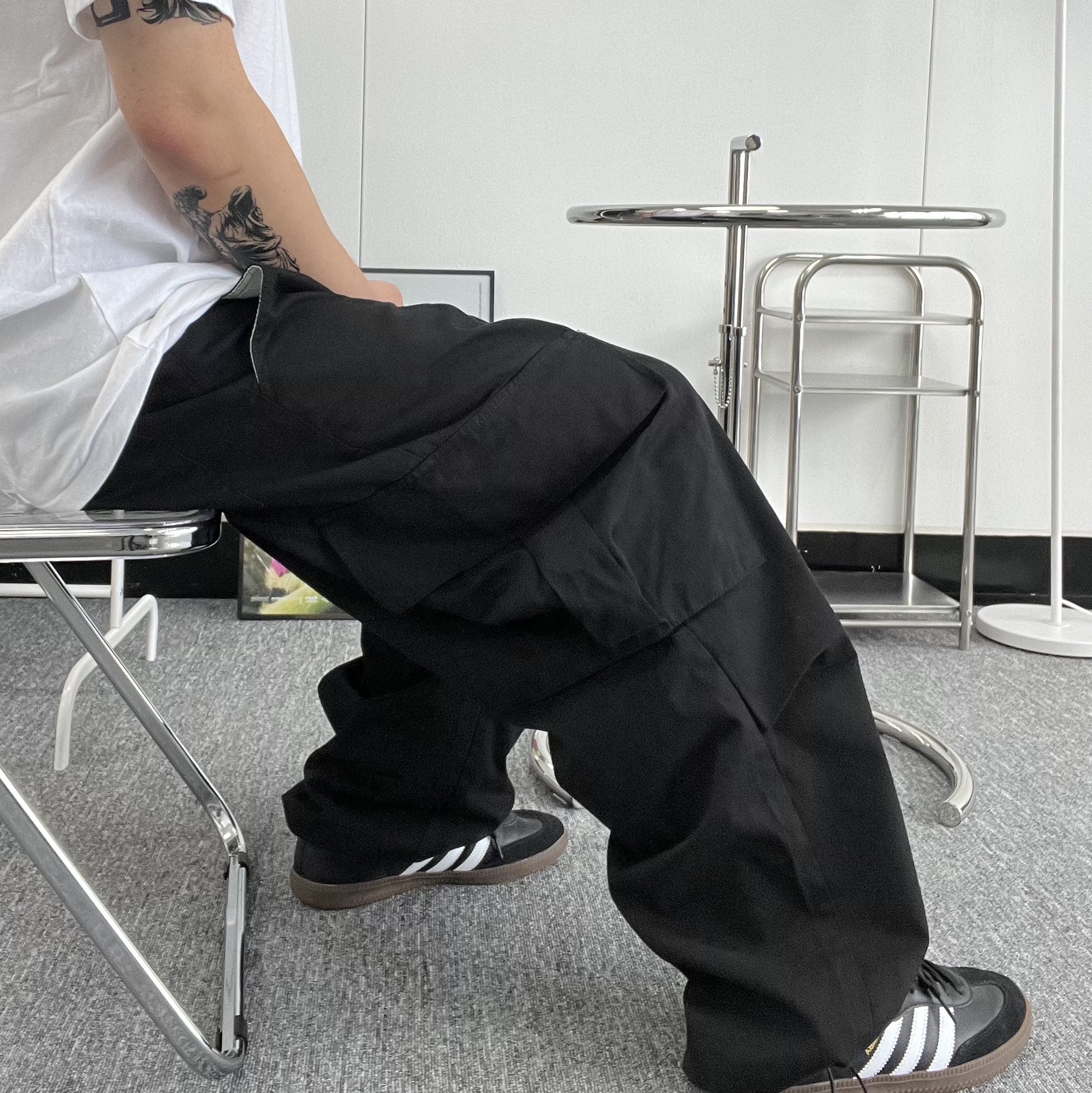 Adidas Samba OG Black White Gum 착용 스타일 - 1