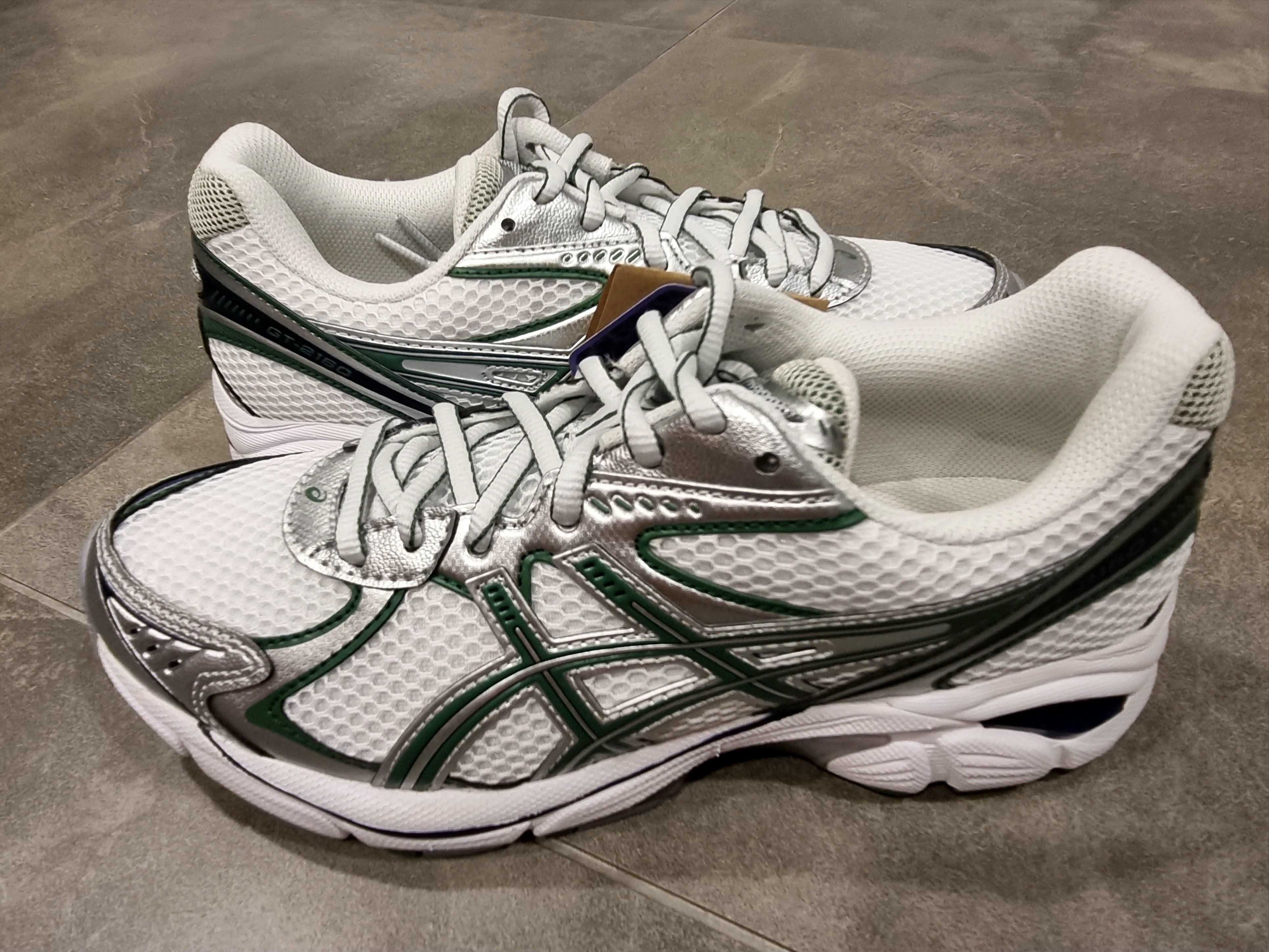 Asics GT-2160 White Shamrock Green 착용 스타일 - 2
