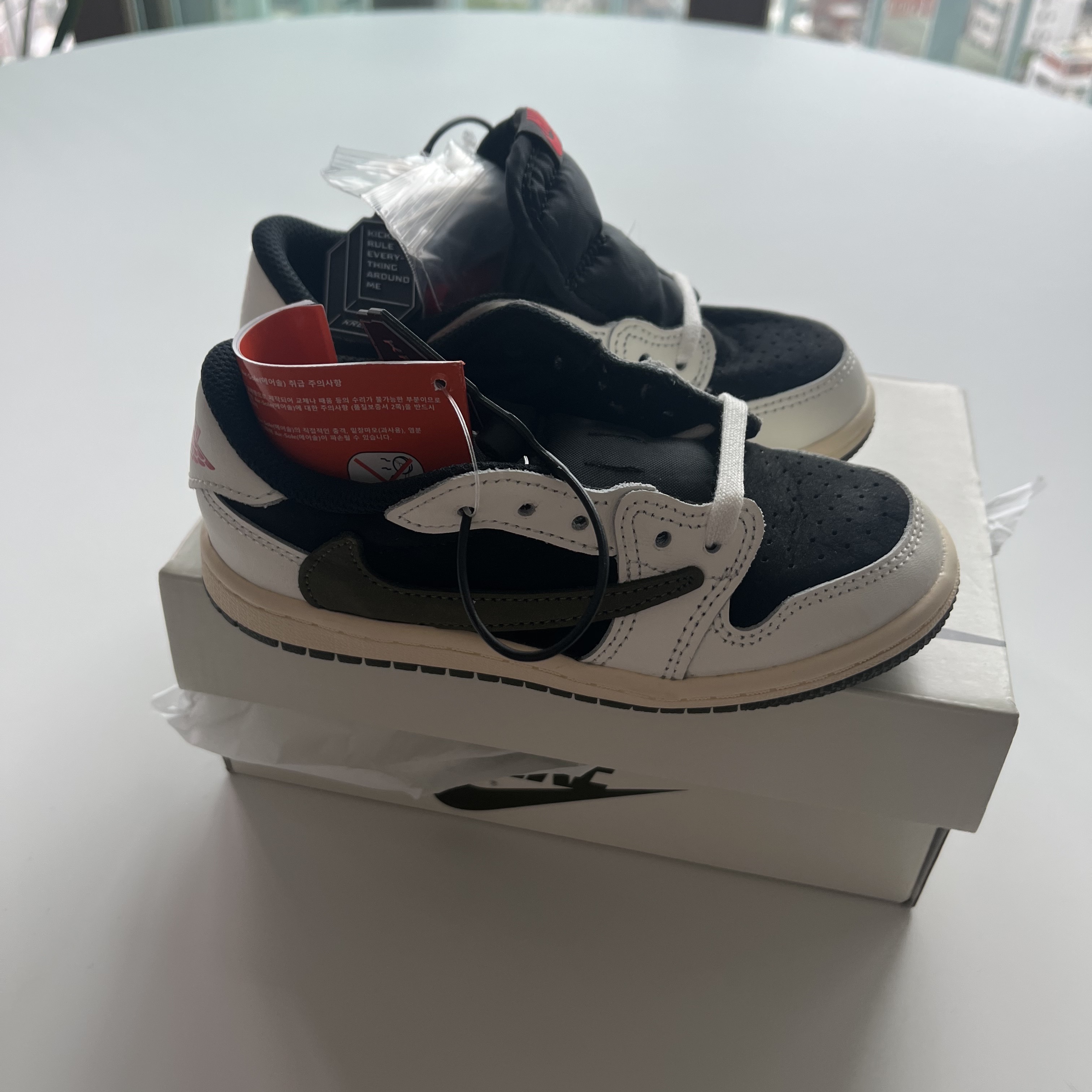 (TD) Jordan 1 x Travis Scott Retro Low OG SP Medium Olive 착용 스타일