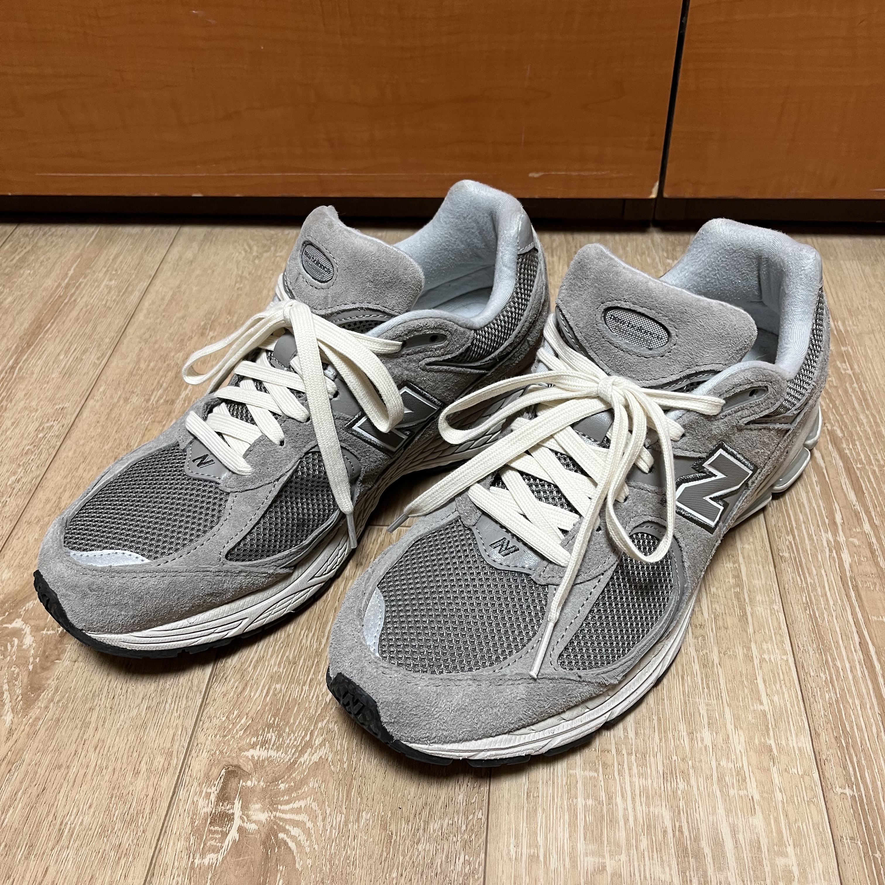 New Balance 2002R Grey 착용 스타일 - 4