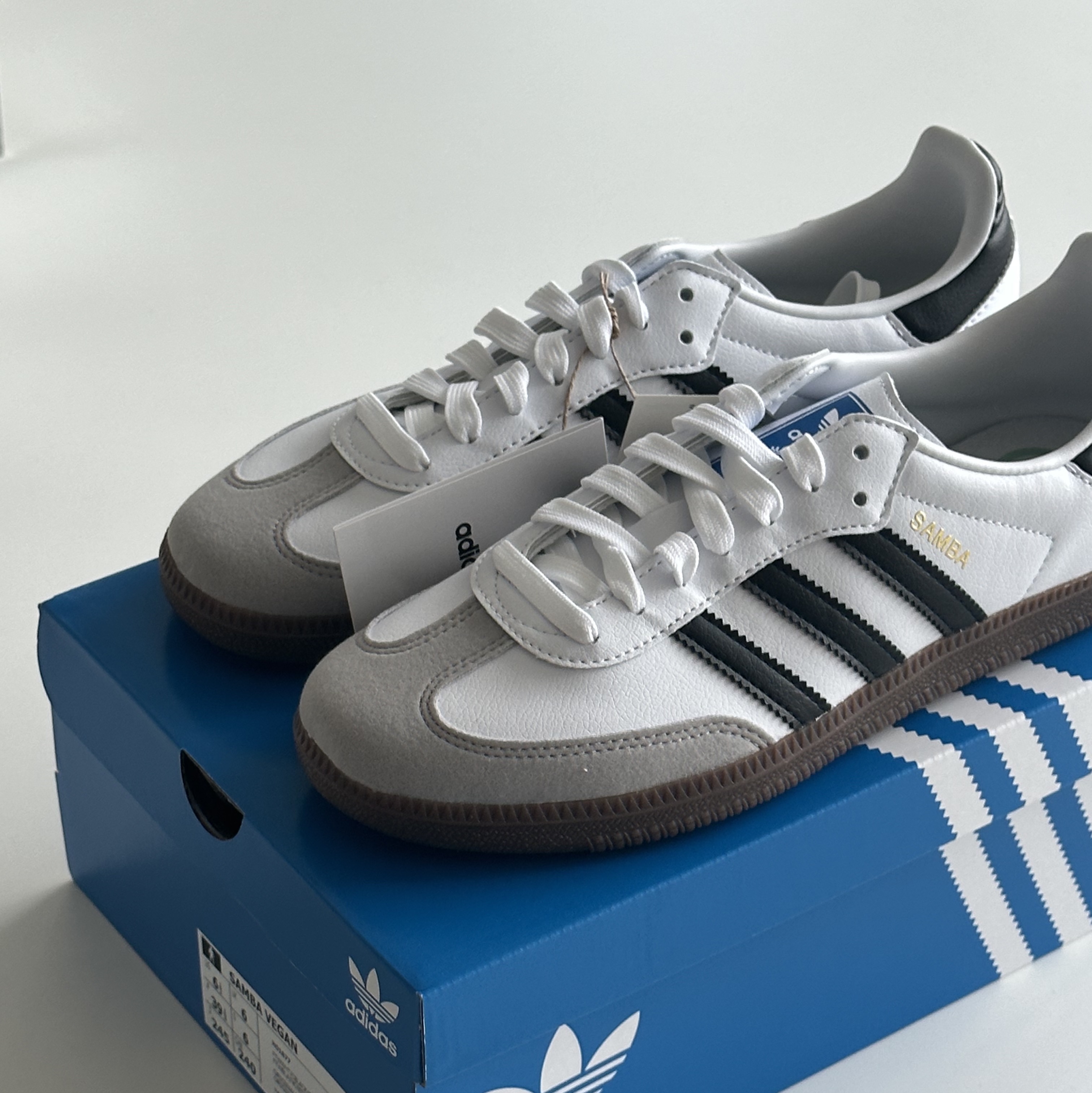 Adidas Samba Vegan White Black 착용 스타일