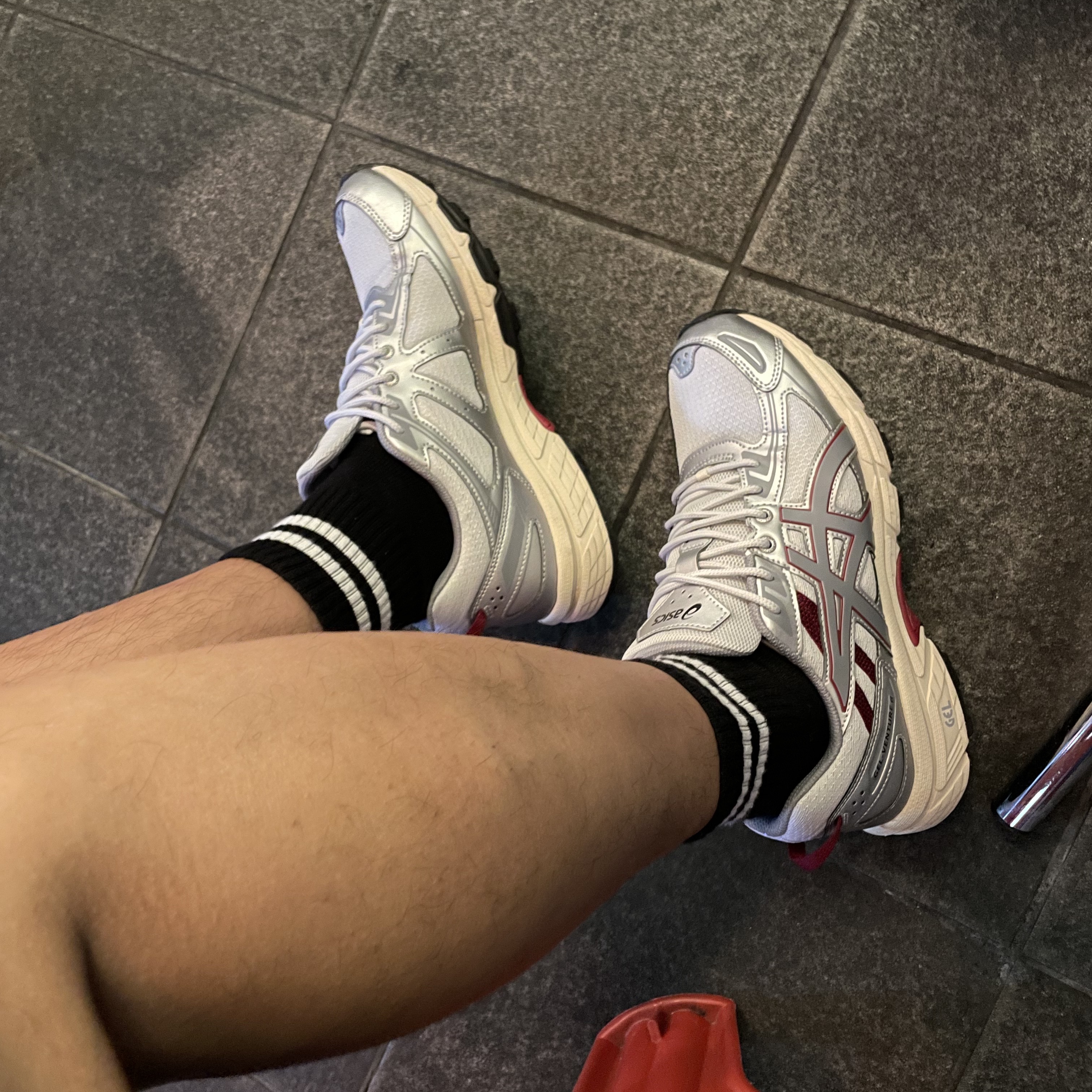 (W) Asics Gel-Venture 6 Glacier Grey Sheet Rock 착용 스타일