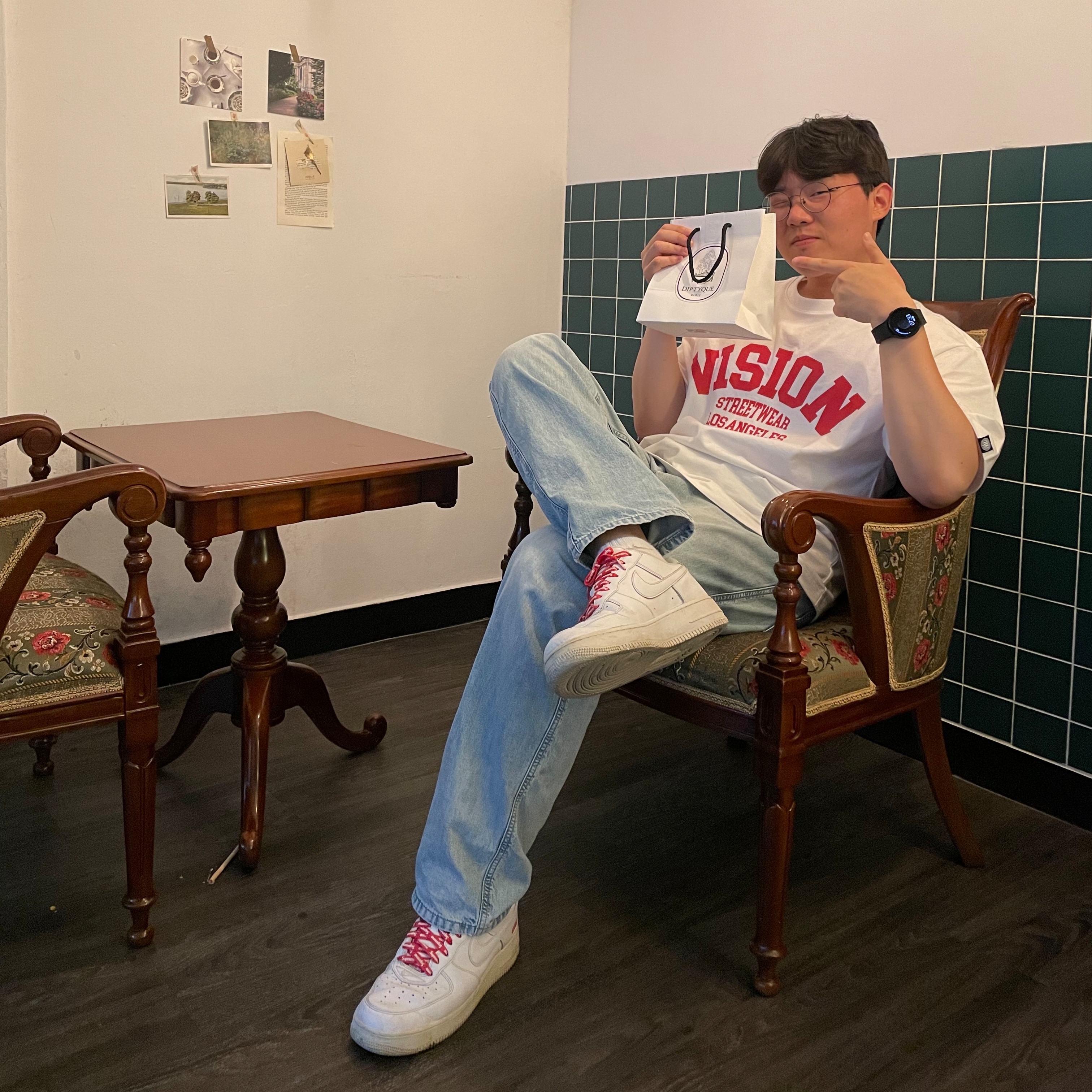 Nike x Supreme Air Force 1 Low White 착용 스타일