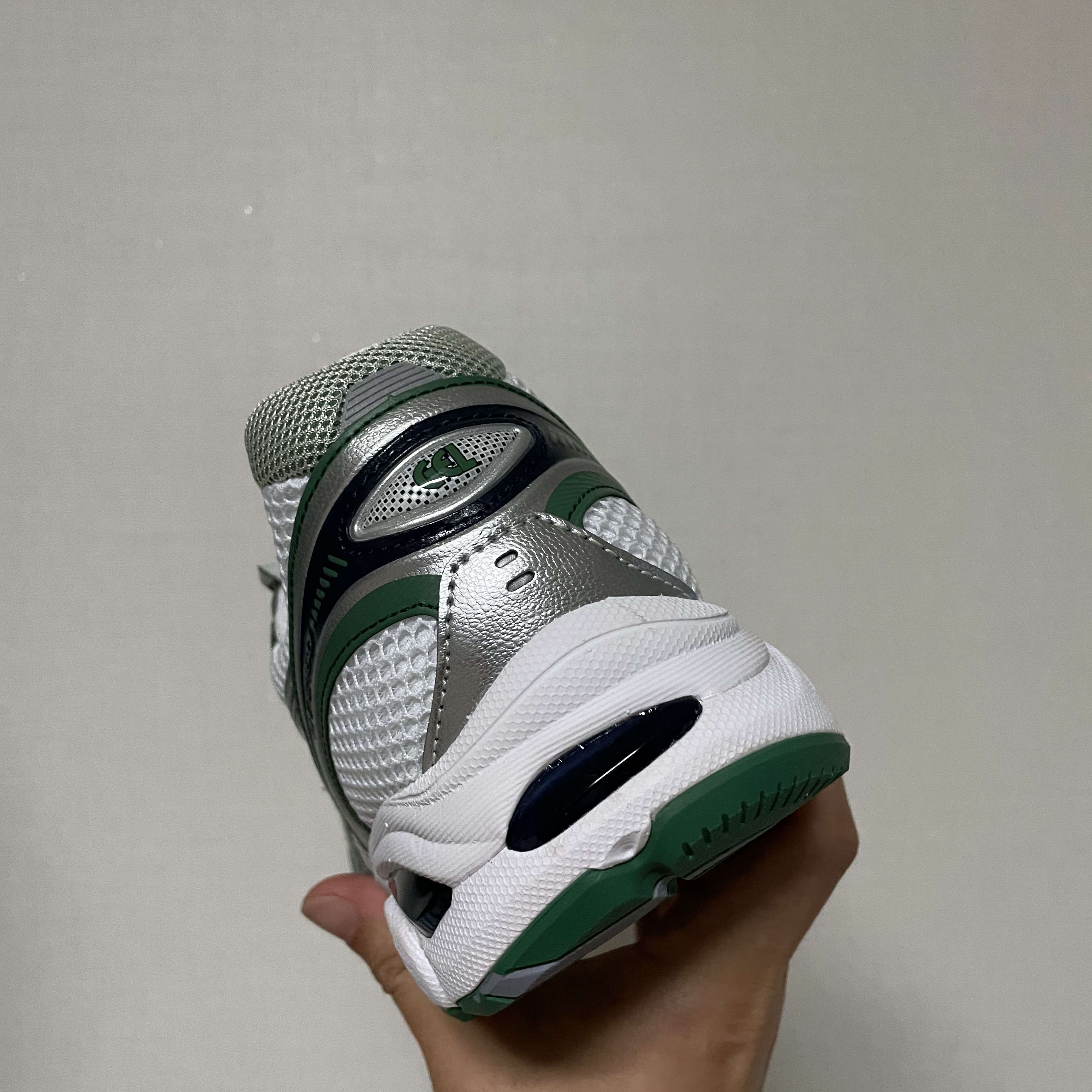 Asics GT-2160 White Shamrock Green 착용 스타일 - 4
