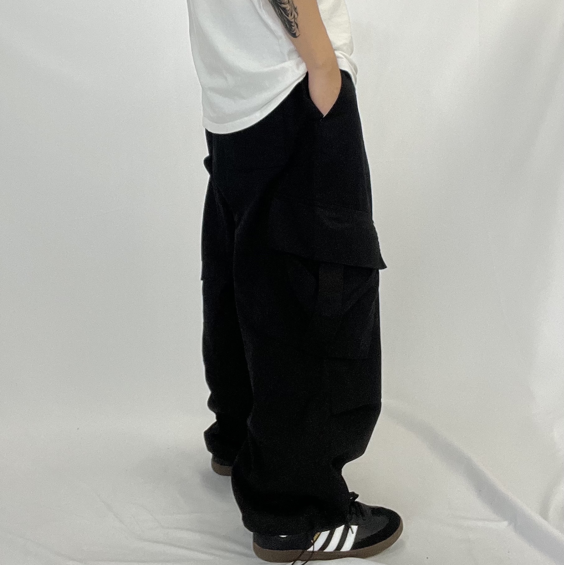 Adidas Samba OG Black White Gum 착용 스타일 - 2