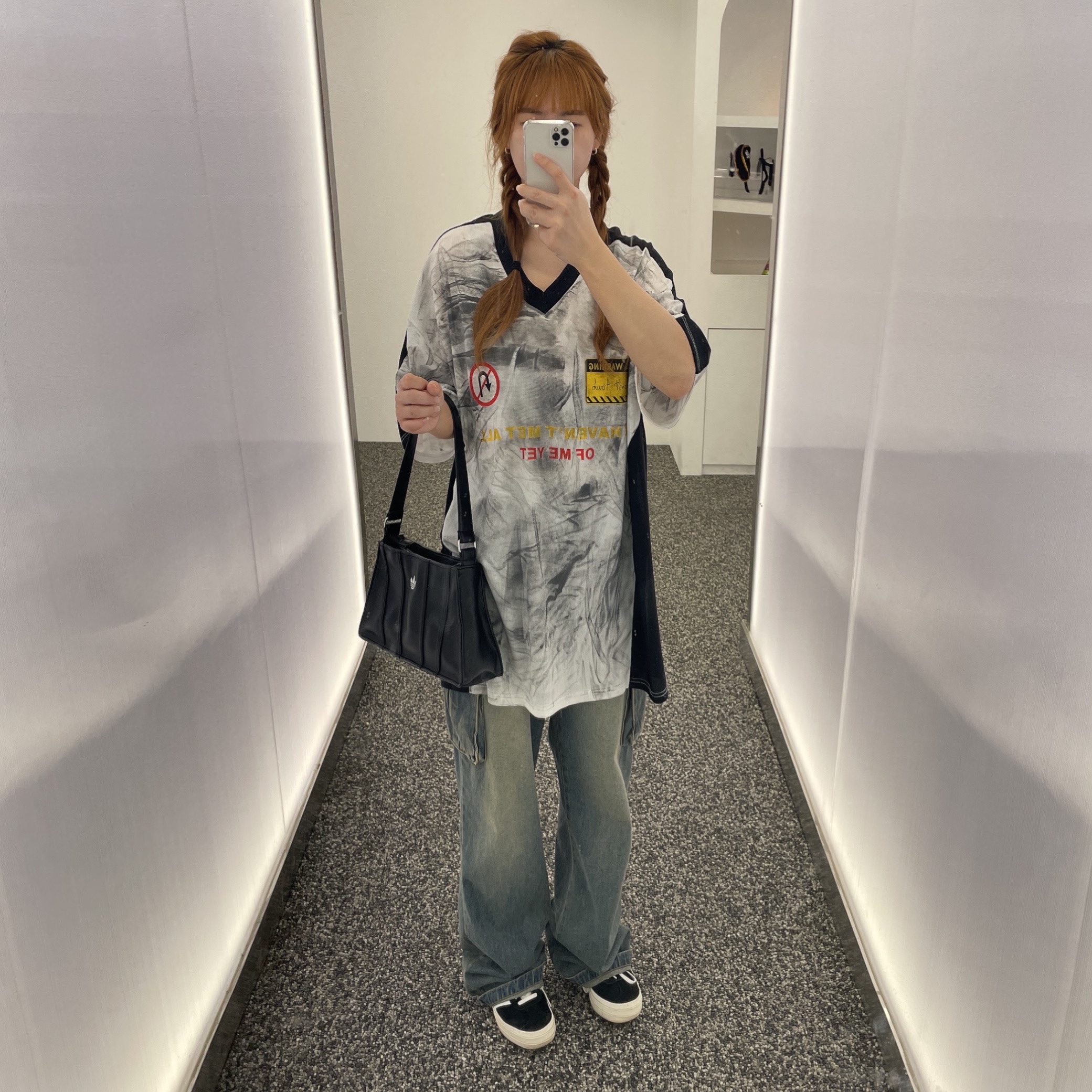 Nos Couleurs Washed Film Jersey T-Shirt White 착용 스타일