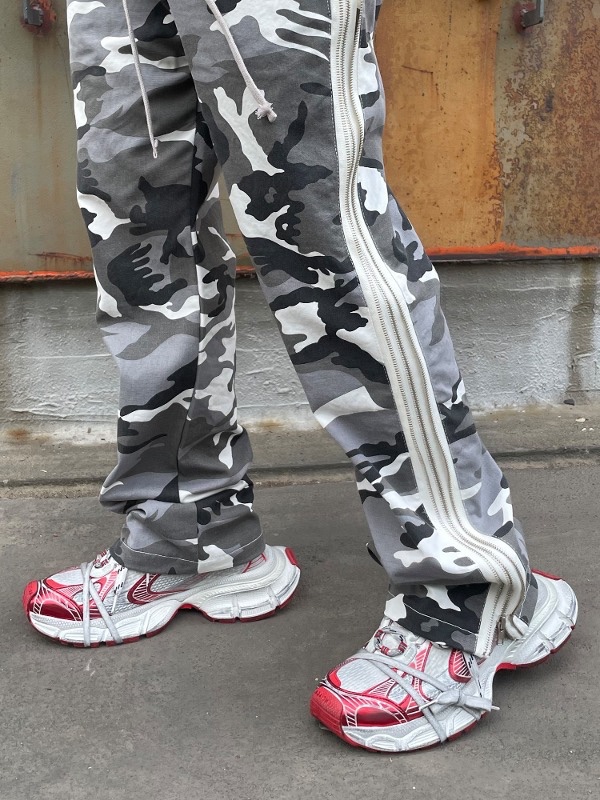 Supreme x The North Face Trekking Convertible Jacket Black - 22SS, Bottega Veneta Large Padded Tech Cassette Black 착용 스타일 - 2