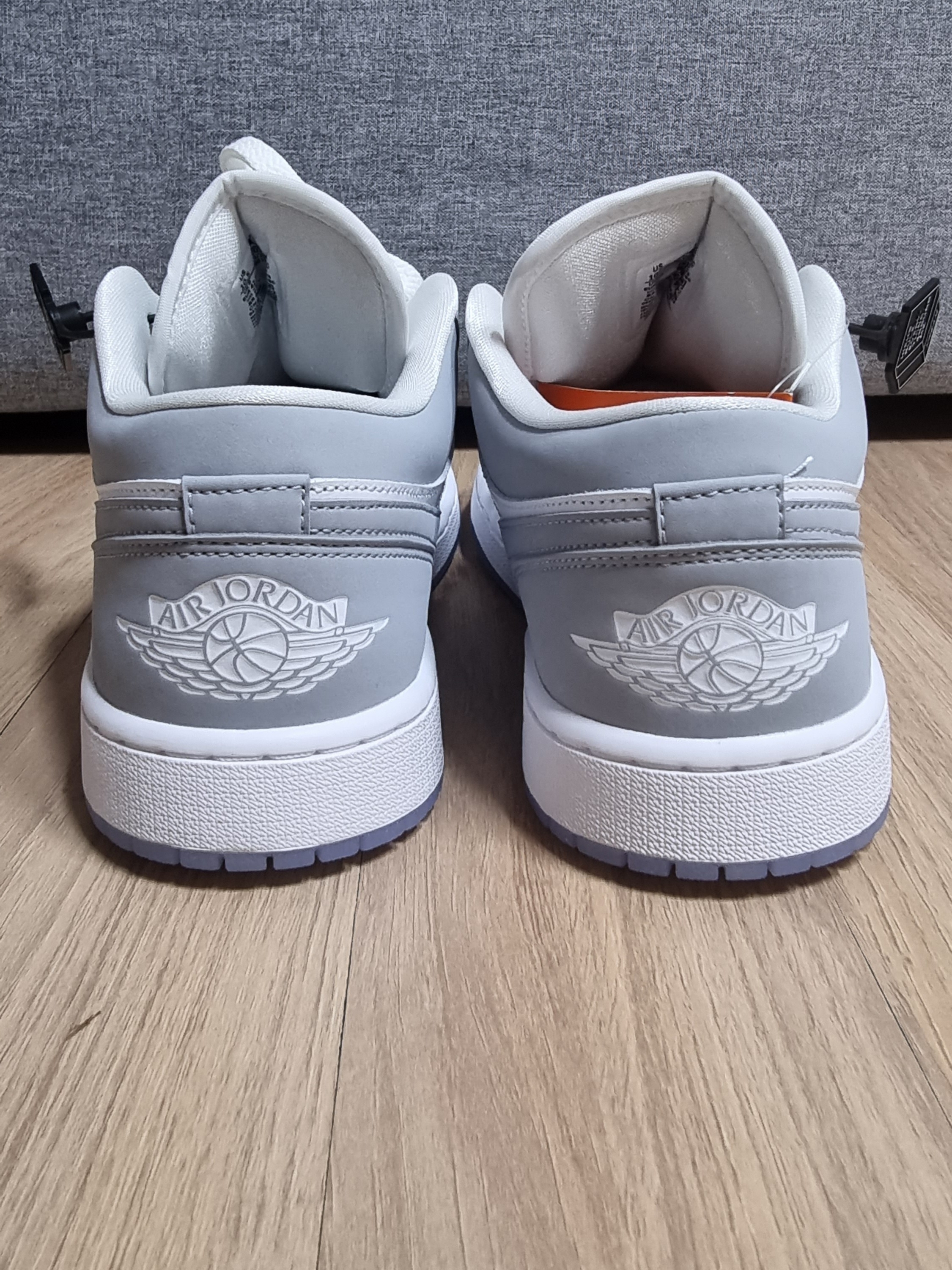 (W) Jordan 1 Low White Wolf Grey 착용 스타일 - 3