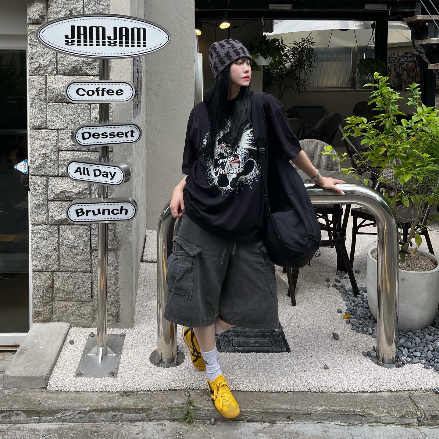 Onitsuka Tiger Mexico 66 Yellow Black 착용 스타일