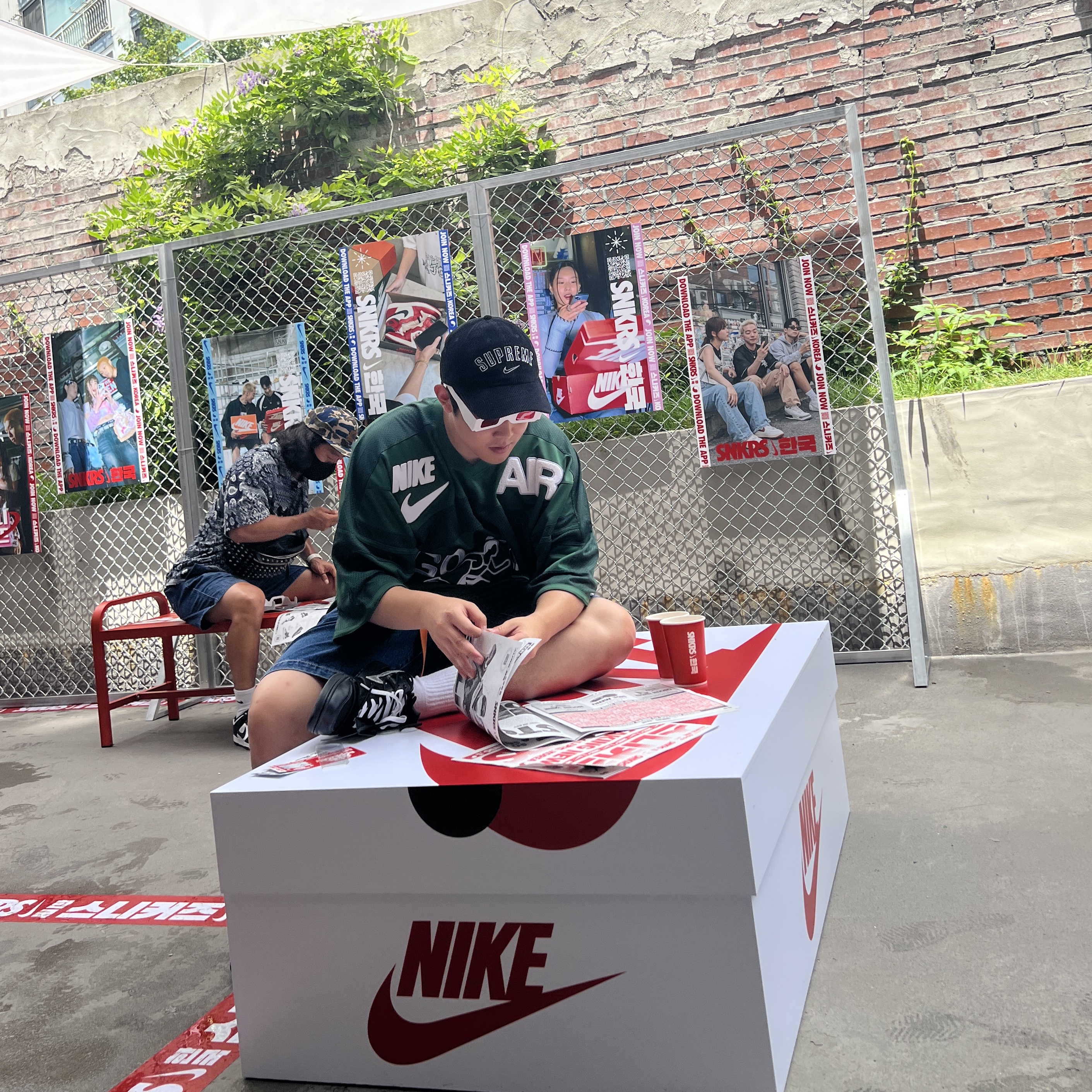 Supreme x Nike Arc Corduroy 6-Panel Black - 22SS, Nike x Cactus Plant Flea Market S/S Jersey Green - US/EU 착용 스타일