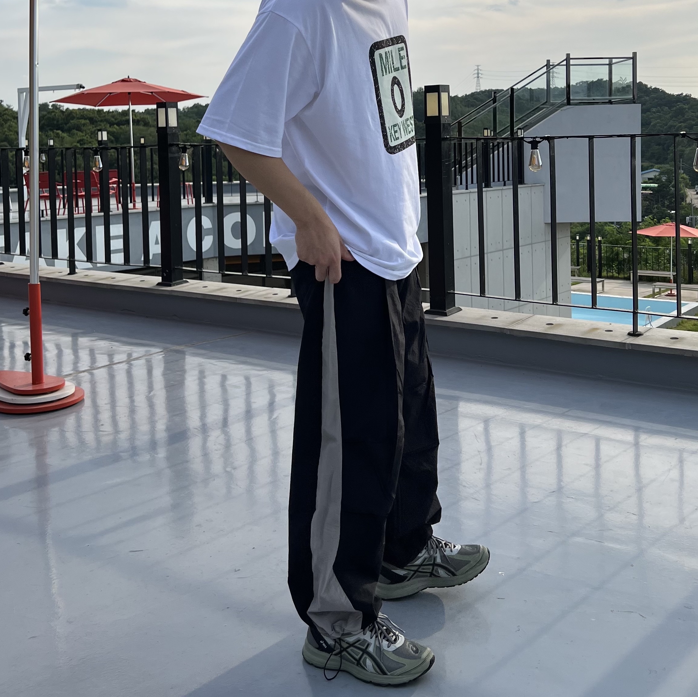 Asics Jog 100 S Sheet Rock - 2E Wide 착용 스타일 - 2