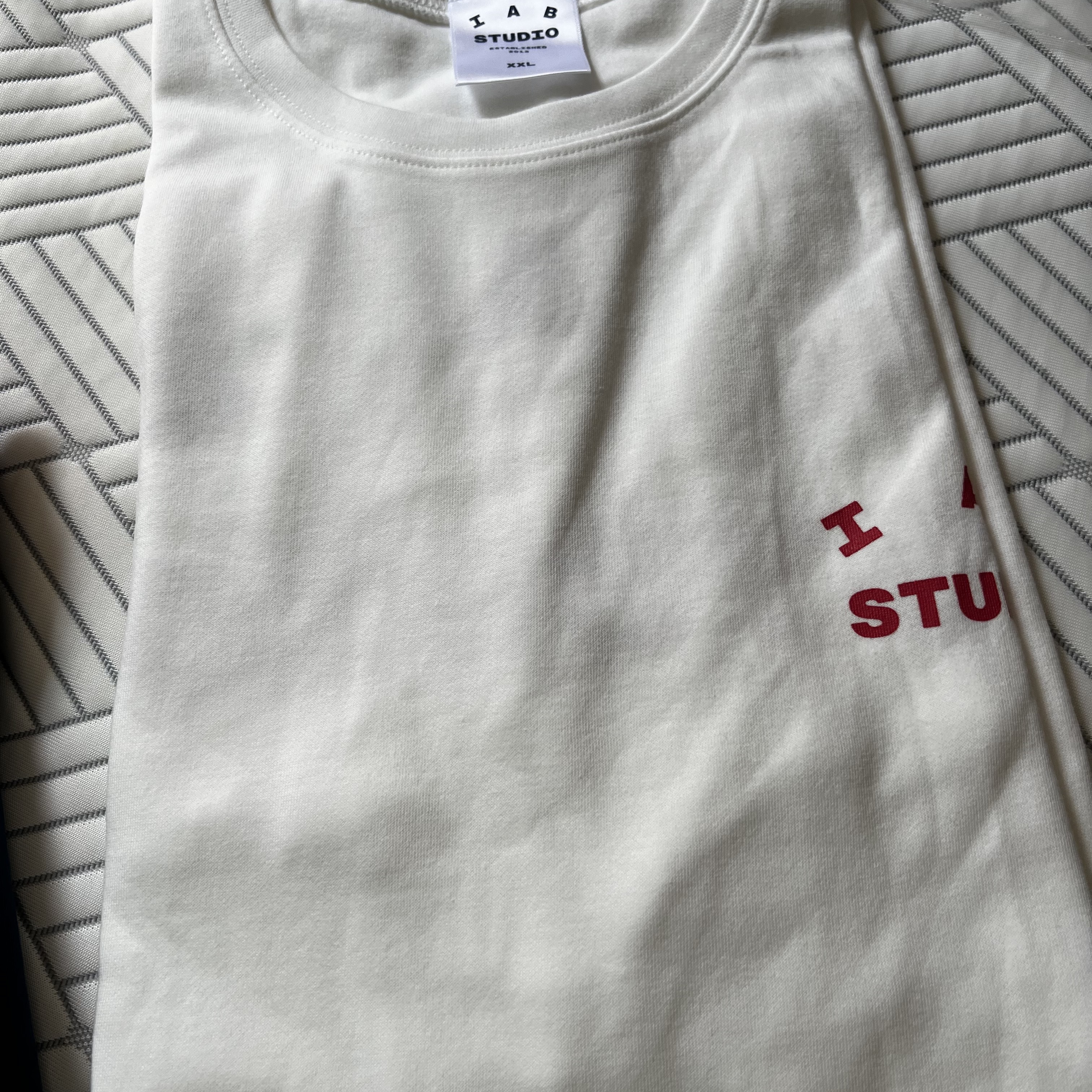 IAB Studio T-Shirt White - The Hyundai Seoul Exclusive 착용 스타일