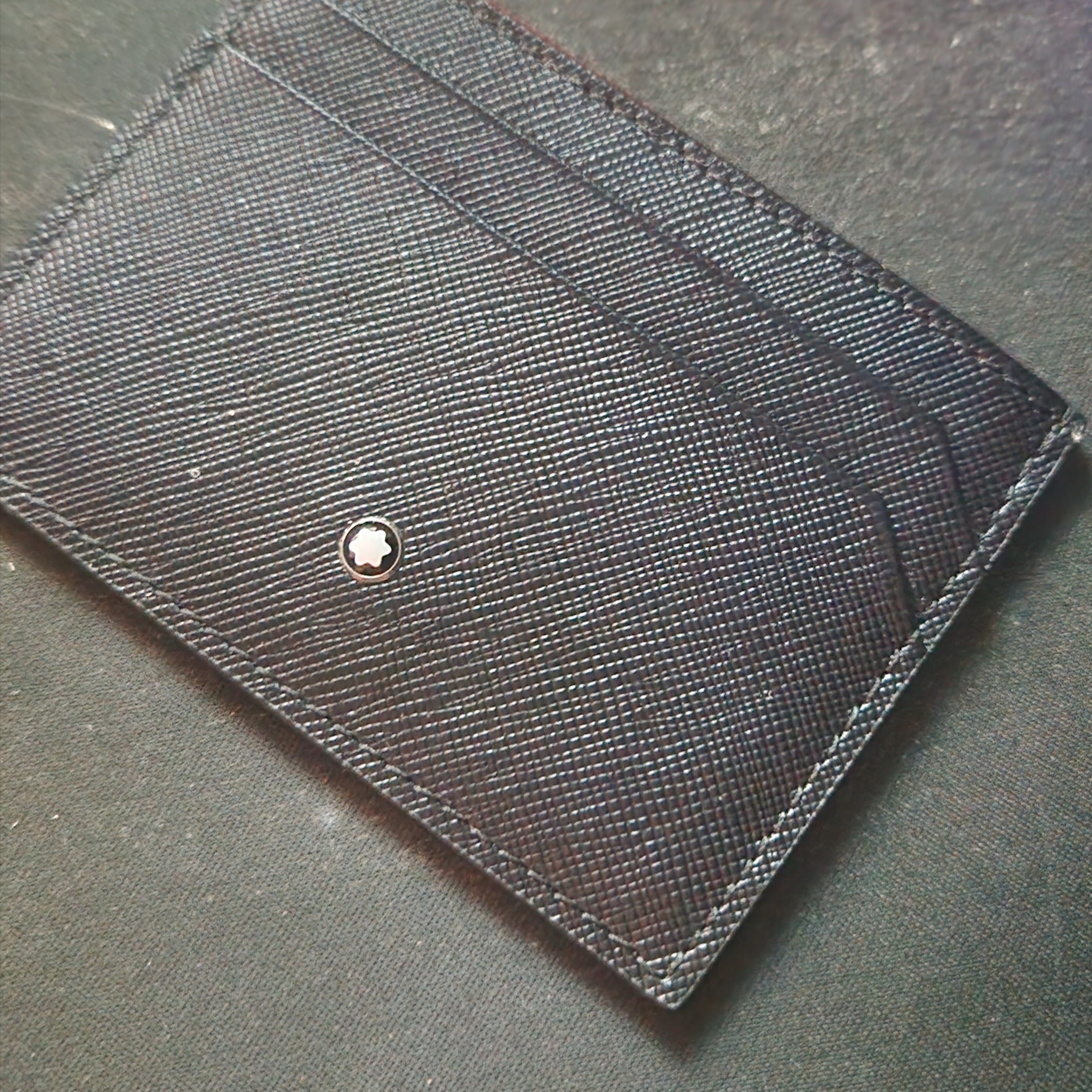Montblanc Sartorial 5cc Pocket Card Holder Black 착용 스타일