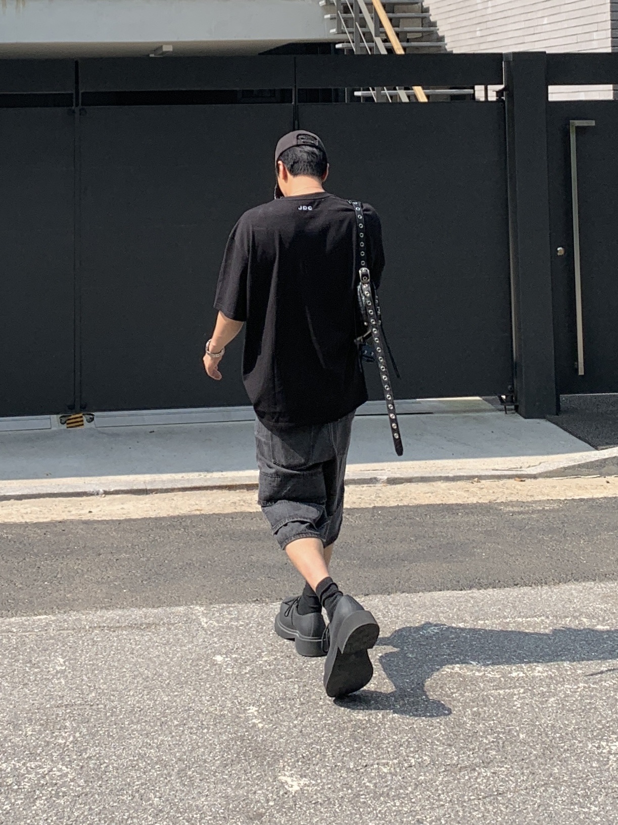 Balenciaga Heavy Piercing Cap Faded Black, Balenciaga Steroid Derby Black 착용 스타일 - 5