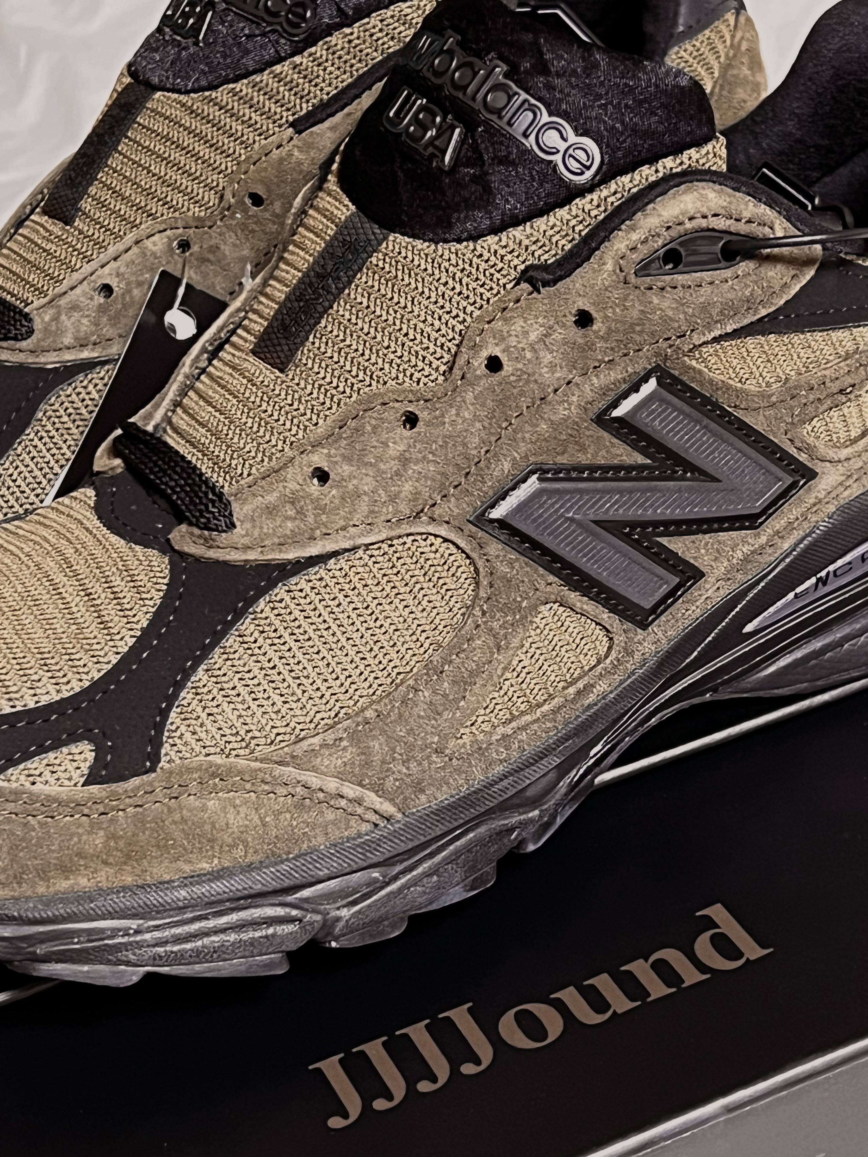 New Balance x JJJJound 990v3 Brown Black 착용 스타일 - 1