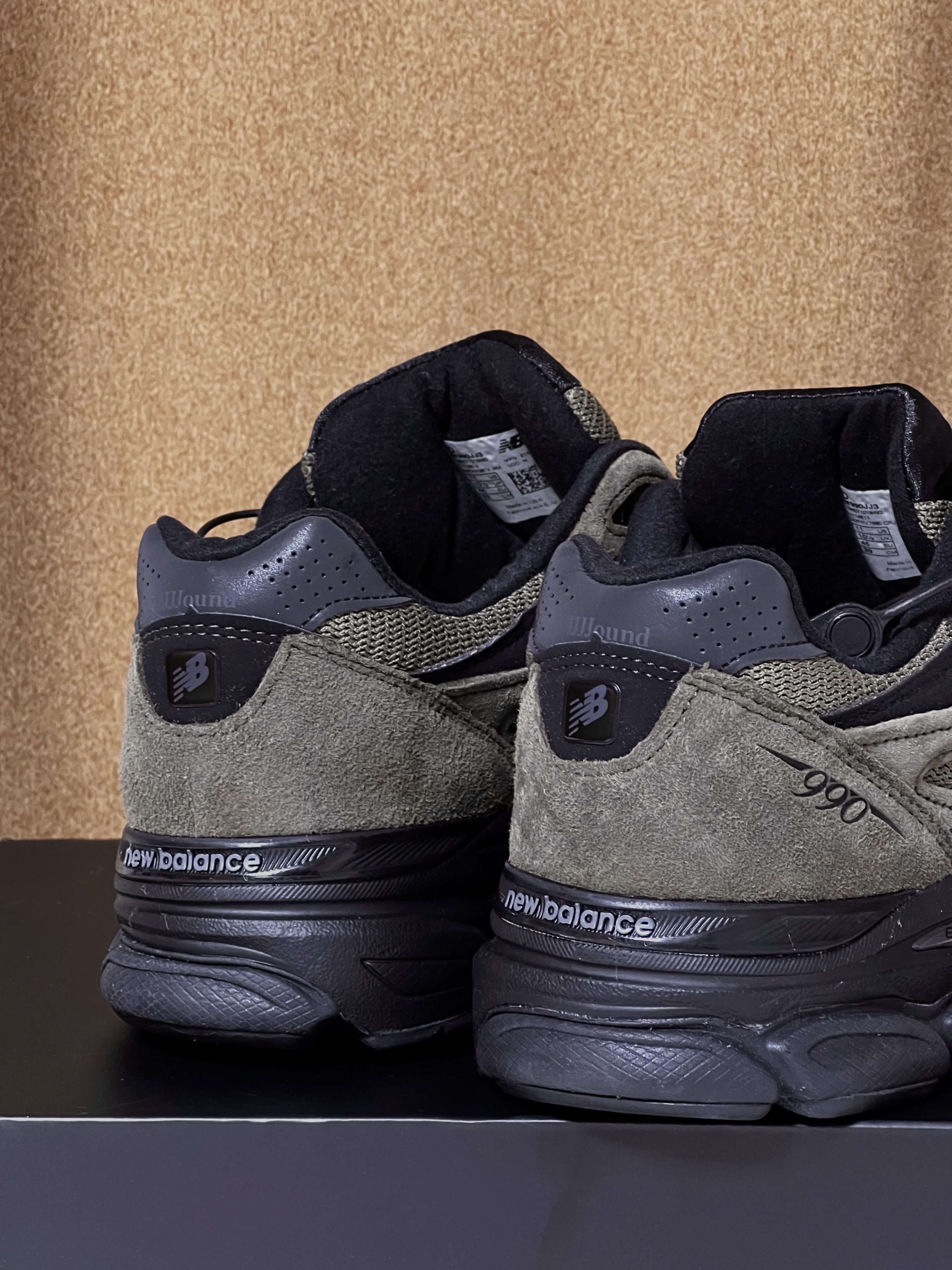 New Balance x JJJJound 990v3 Brown Black 착용 스타일 - 2