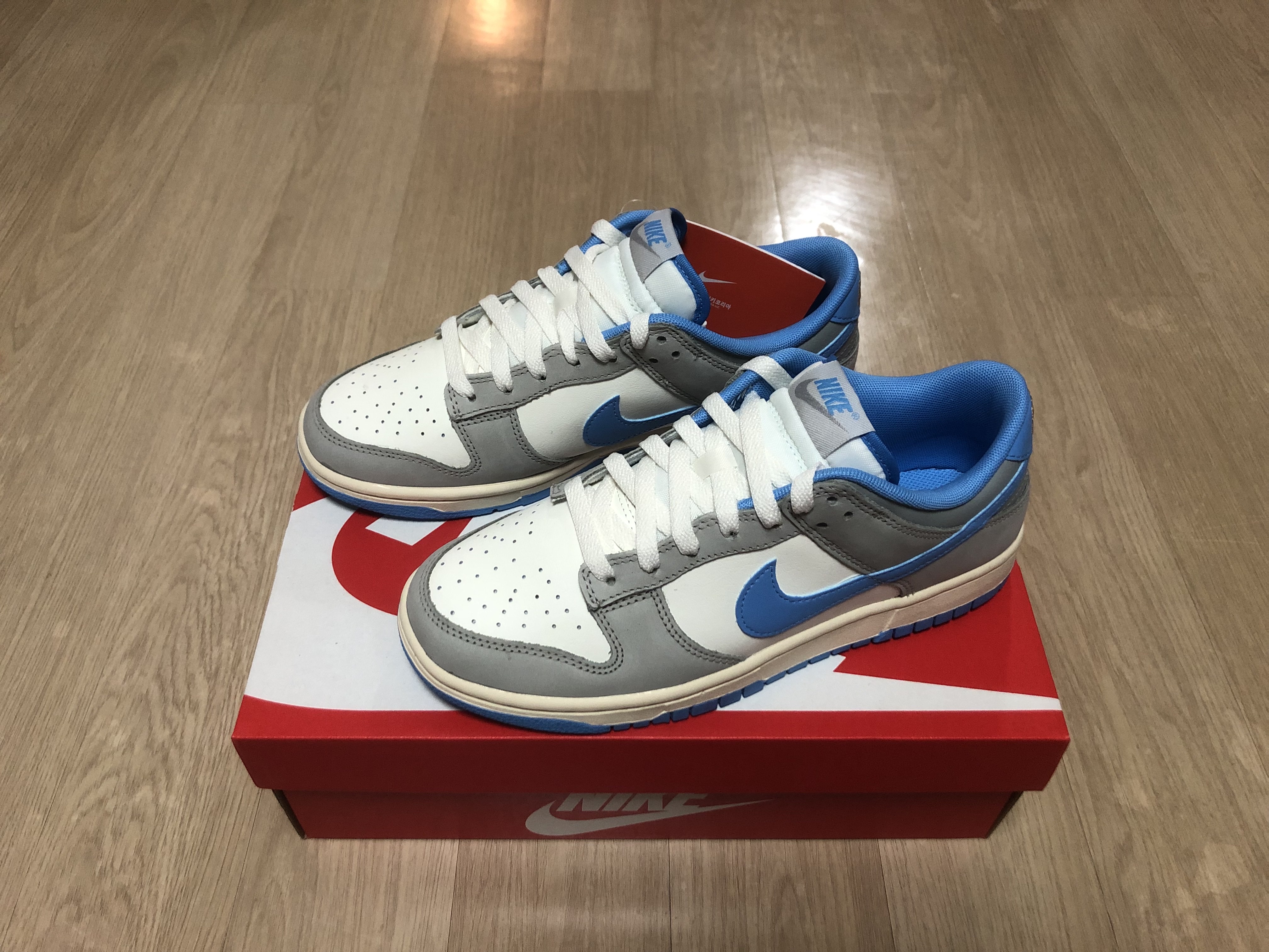 Nike Dunk Low Sail University Blue 착용 스타일