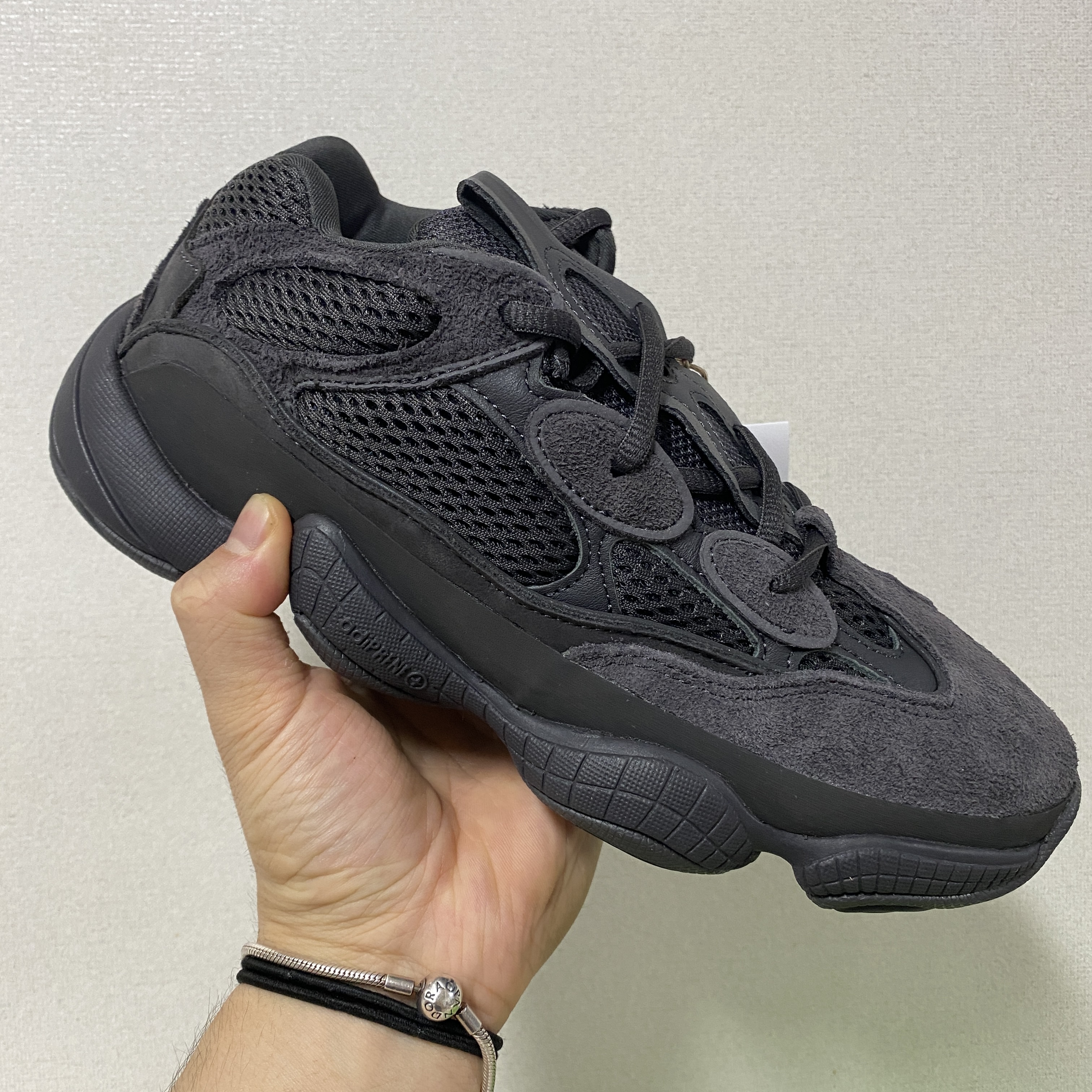 Adidas Yeezy 500 Utility Black 2022/2023 착용 스타일