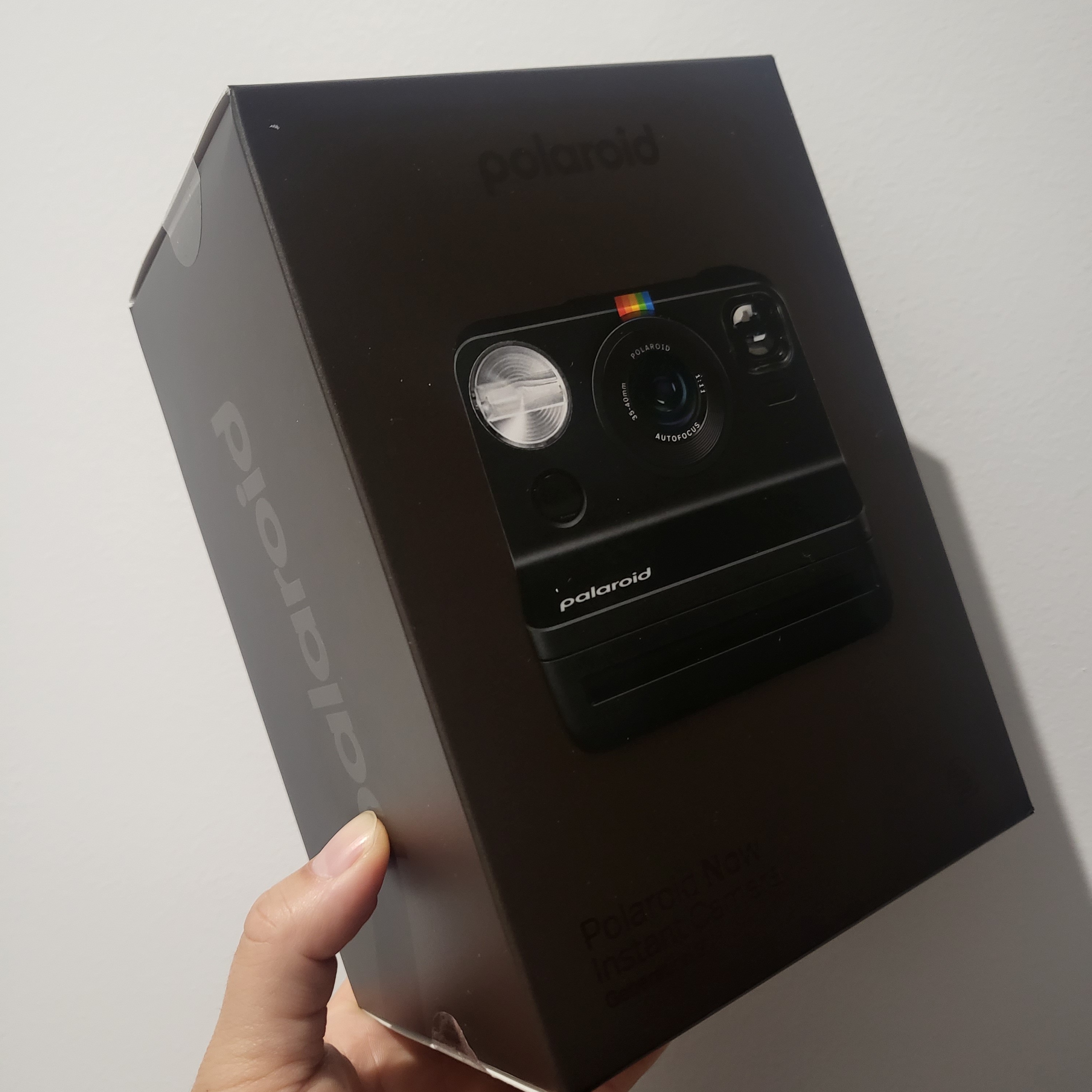 Palace Polaroid Now Instant Camera Generation 2 Black - 23SS 착용 스타일 - 1