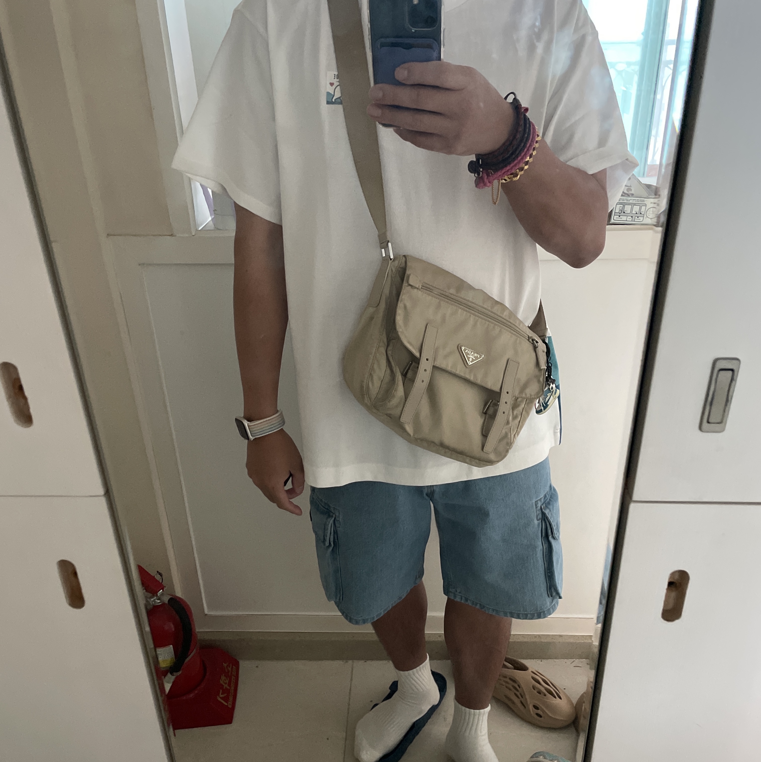 Ader Error Standic Magsafe Wallet Z-Blue, Human Made Graphic T-Shirt White 착용 스타일 - 2