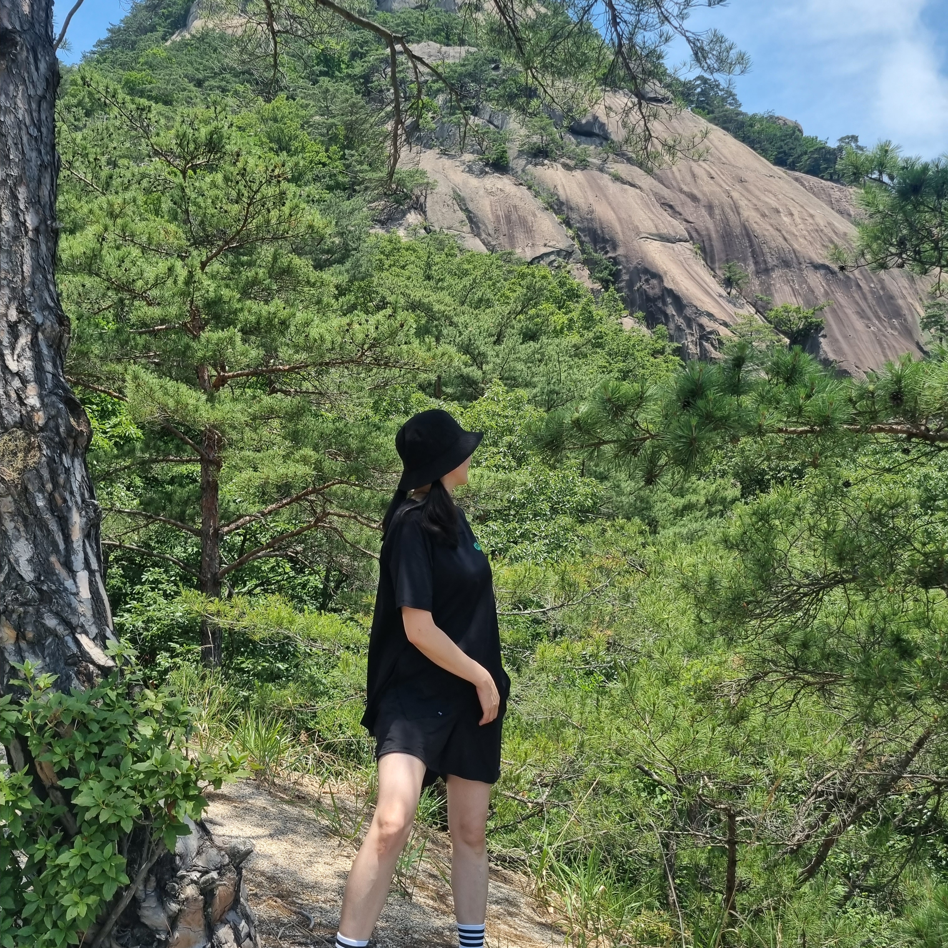 Stussy Stock Bucket Hat Black, Patagonia Baggies Shorts 5 Inch Black 착용 스타일 - 3