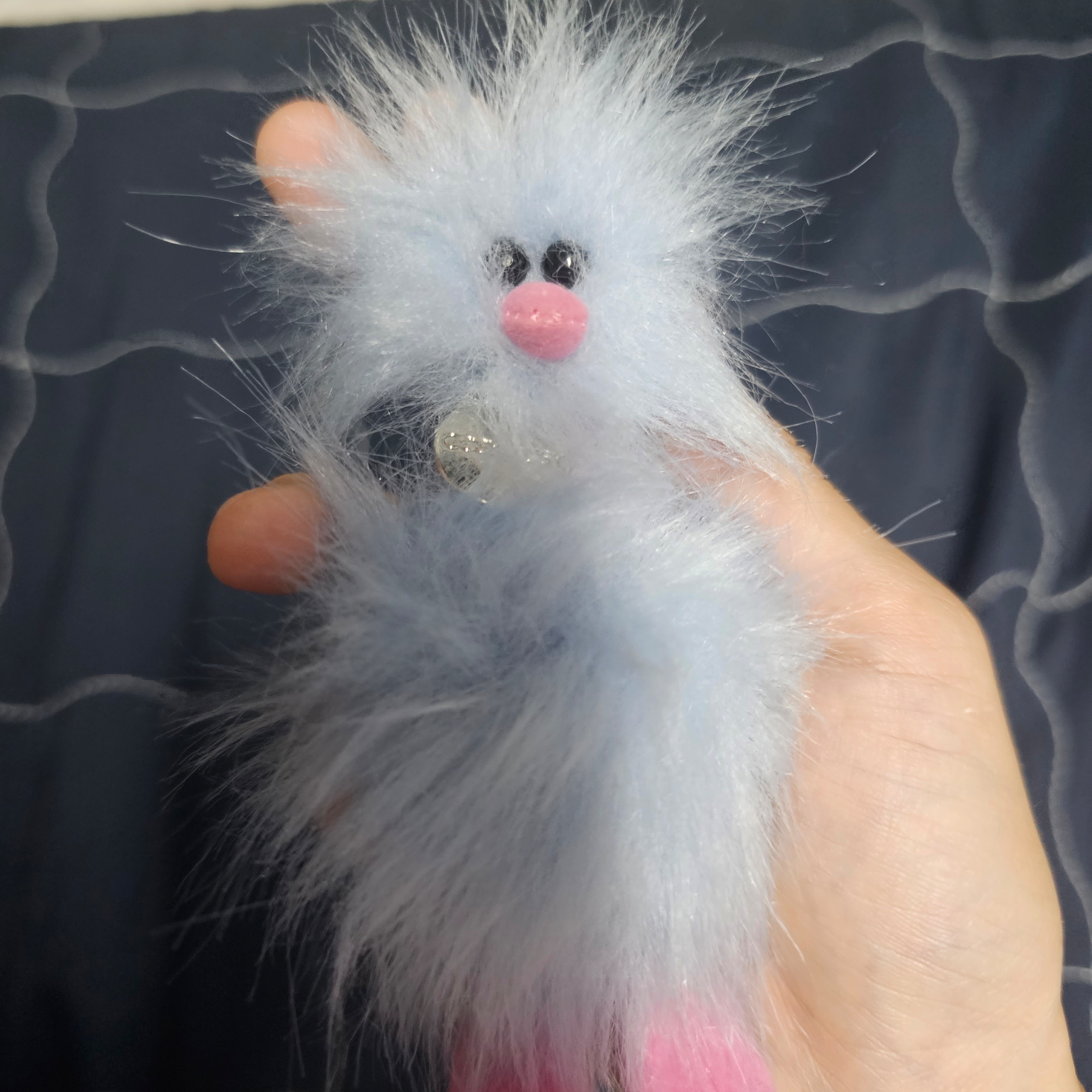 Cosymosy Mini Bird Keyring Blue 착용 스타일