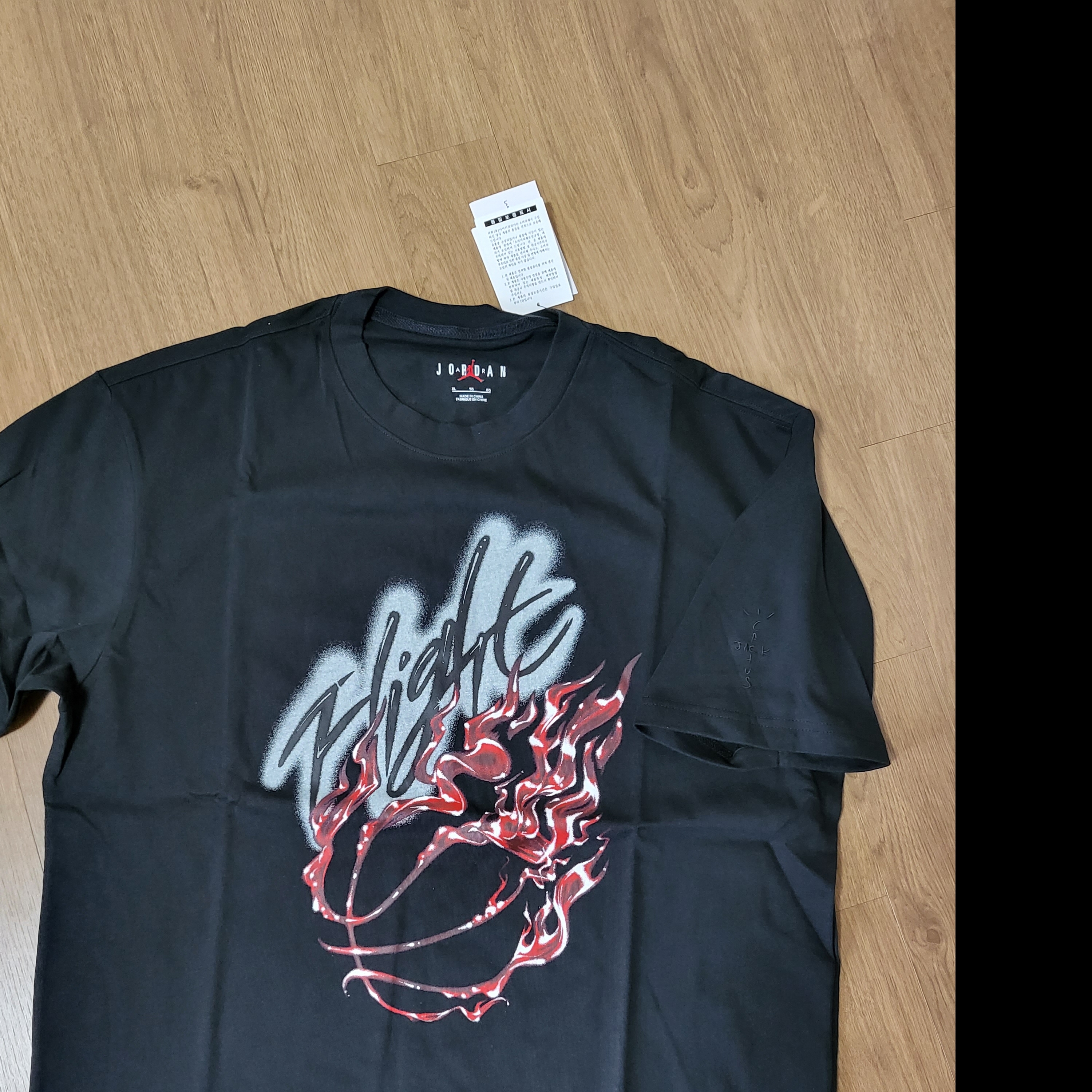 Jordan x Travis Scott T-Shirt Black - Asia 착용 스타일 - 1