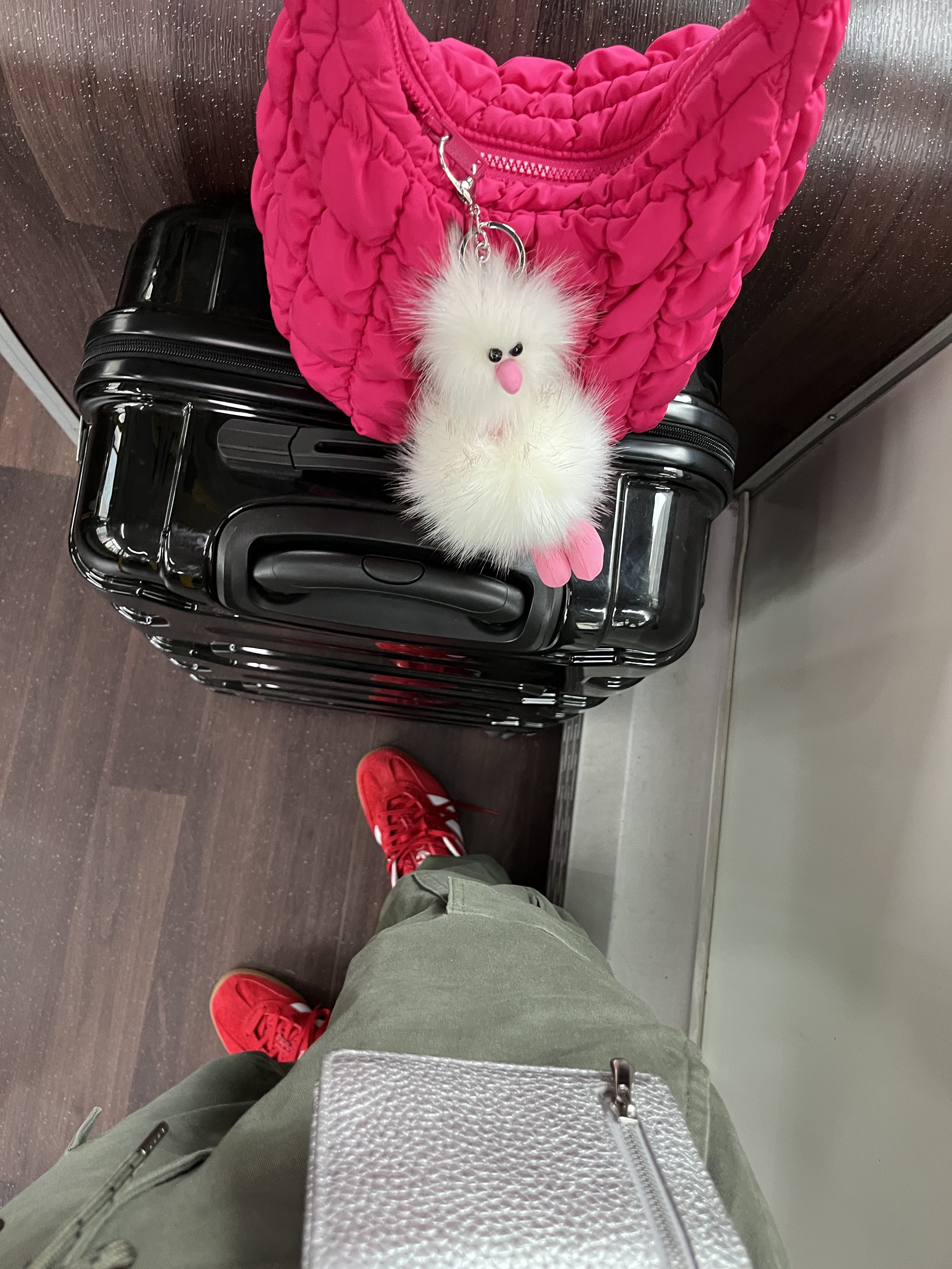 Cosymosy Ugly Bird Keyring White, (W) Adidas Gazelle Indoor Bold Orange Cloud White 착용 스타일 - 2