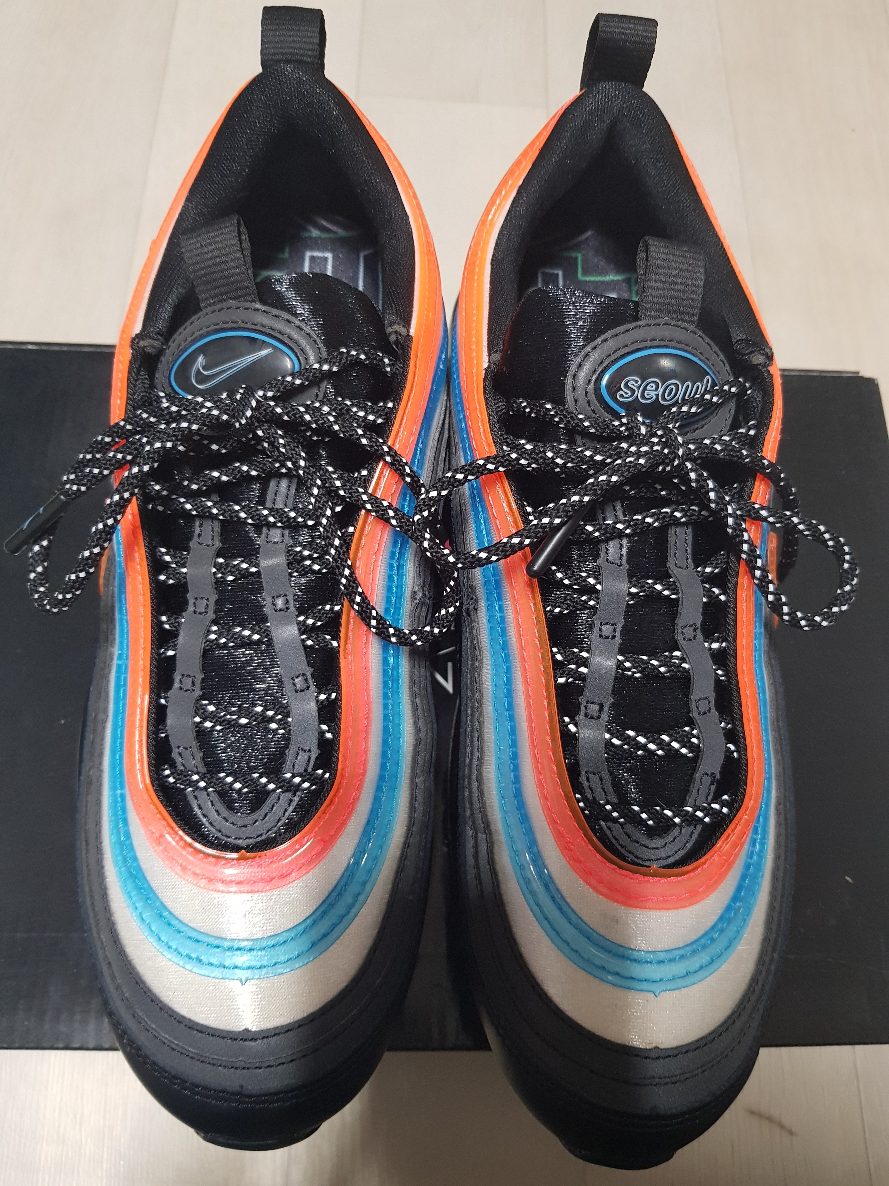 Nike Air Max 97 Neon Seoul 착용 스타일