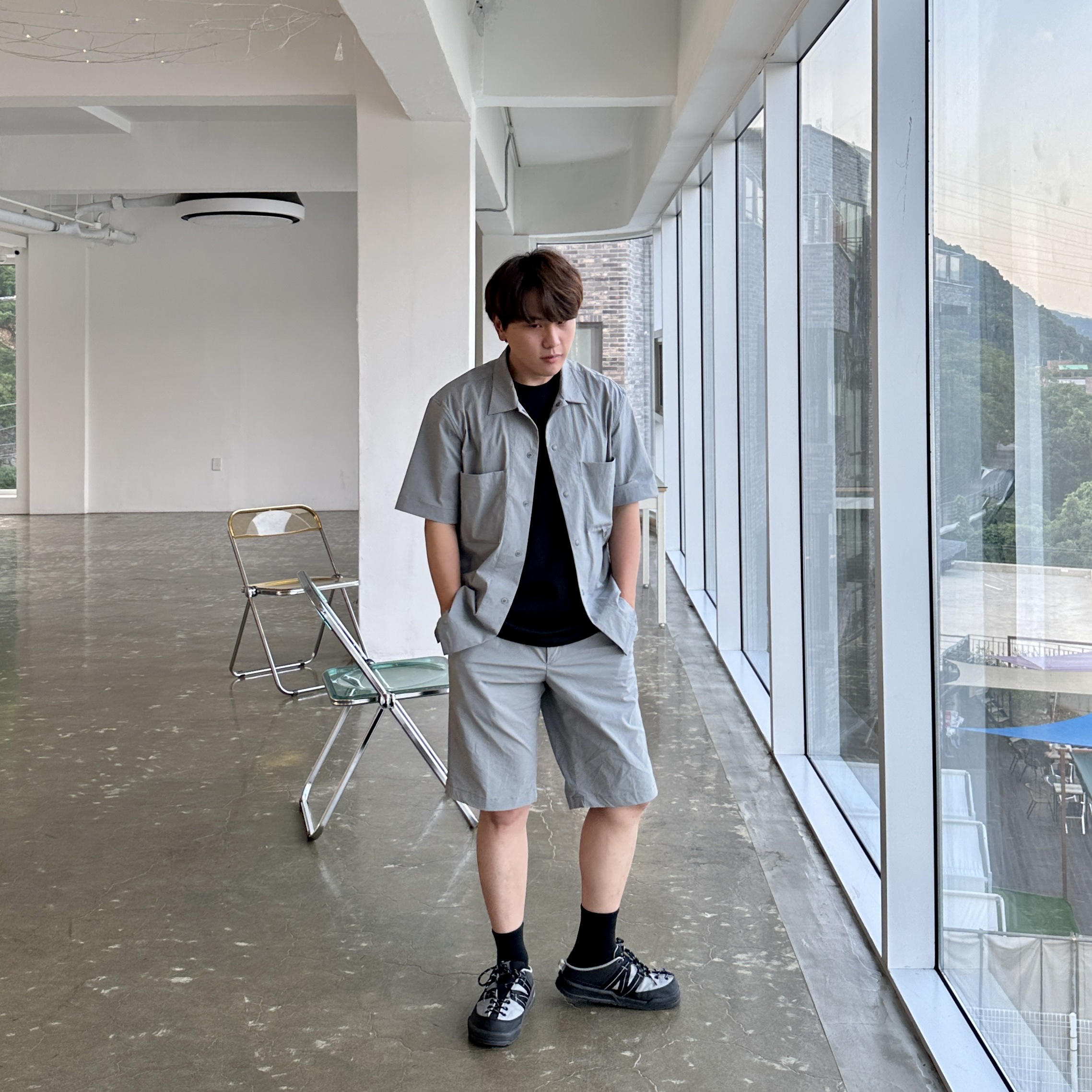 New Balance CRV Mule V2 Gray 착용 스타일 - 2