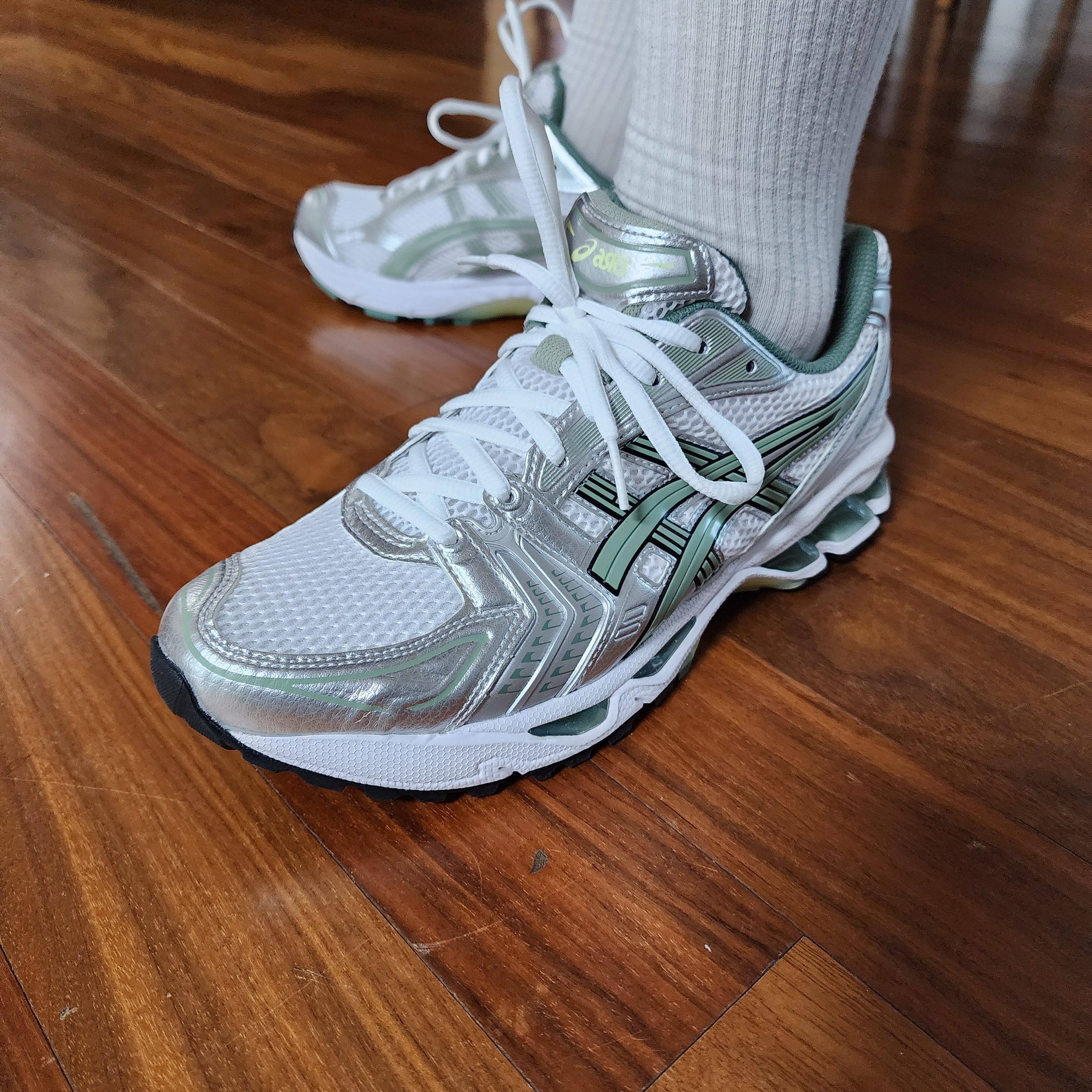 Asics Gel-Kayano 14 White Slate Grey 착용 스타일 - 1