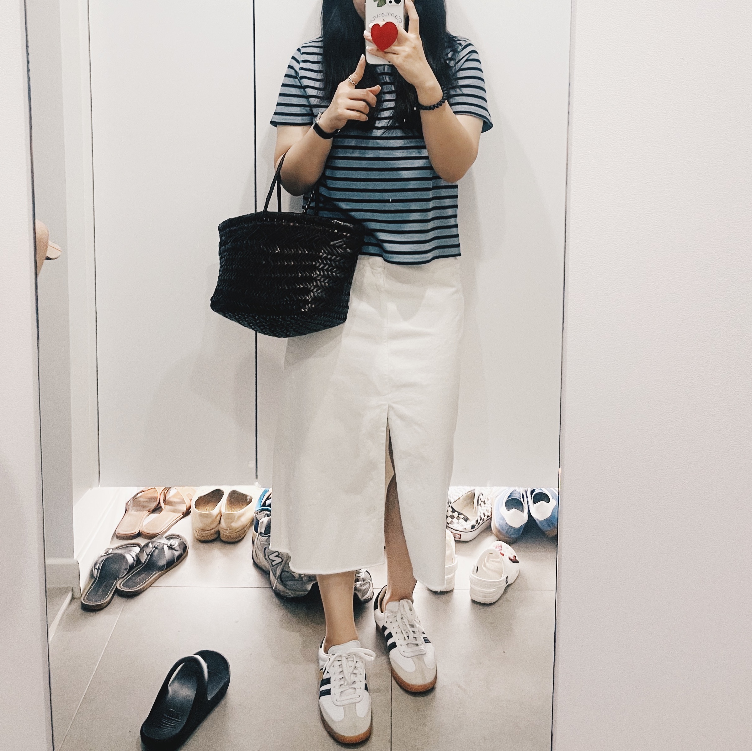 Adidas x Sporty & Rich Samba Cloud White Legend Ink 착용 스타일