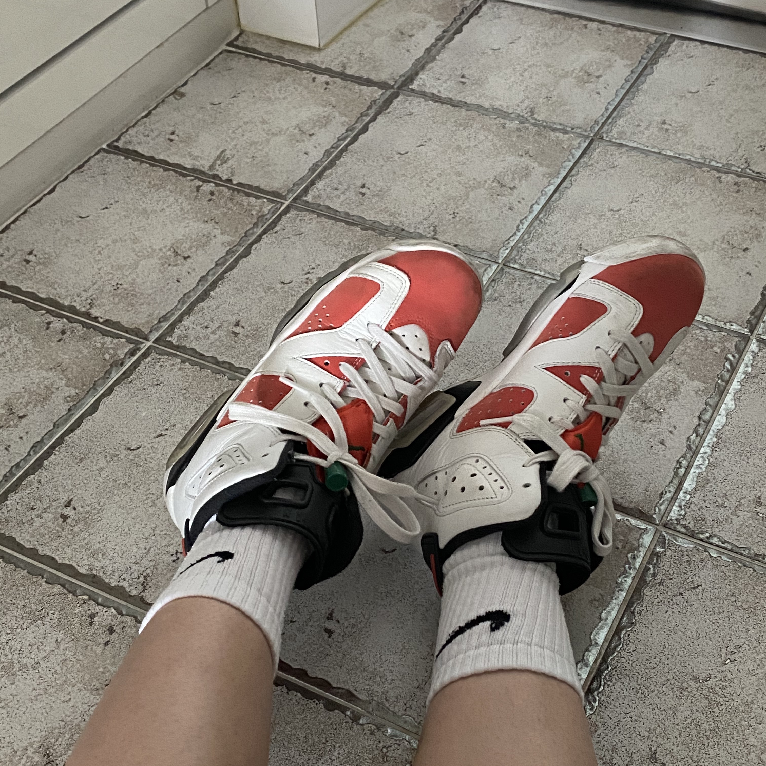 Jordan 6 Retro Gatorade Like Mike White 착용 스타일 - 2