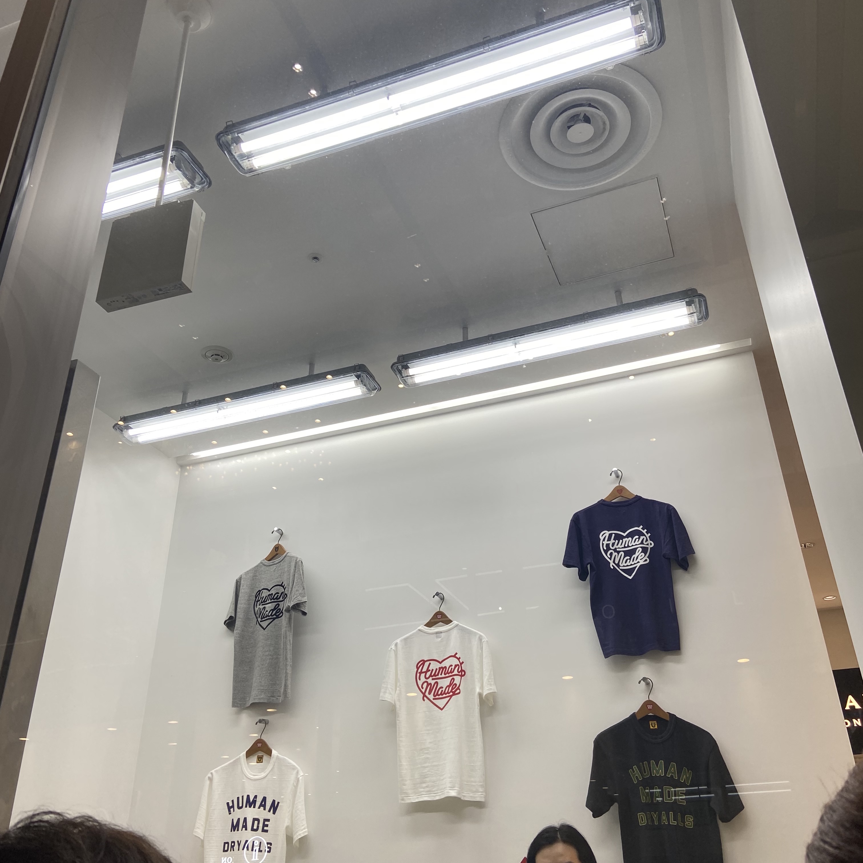 Human Made Heart Badge T-Shirt White, Human Made Heart Badge T-Shirt Navy 착용 스타일