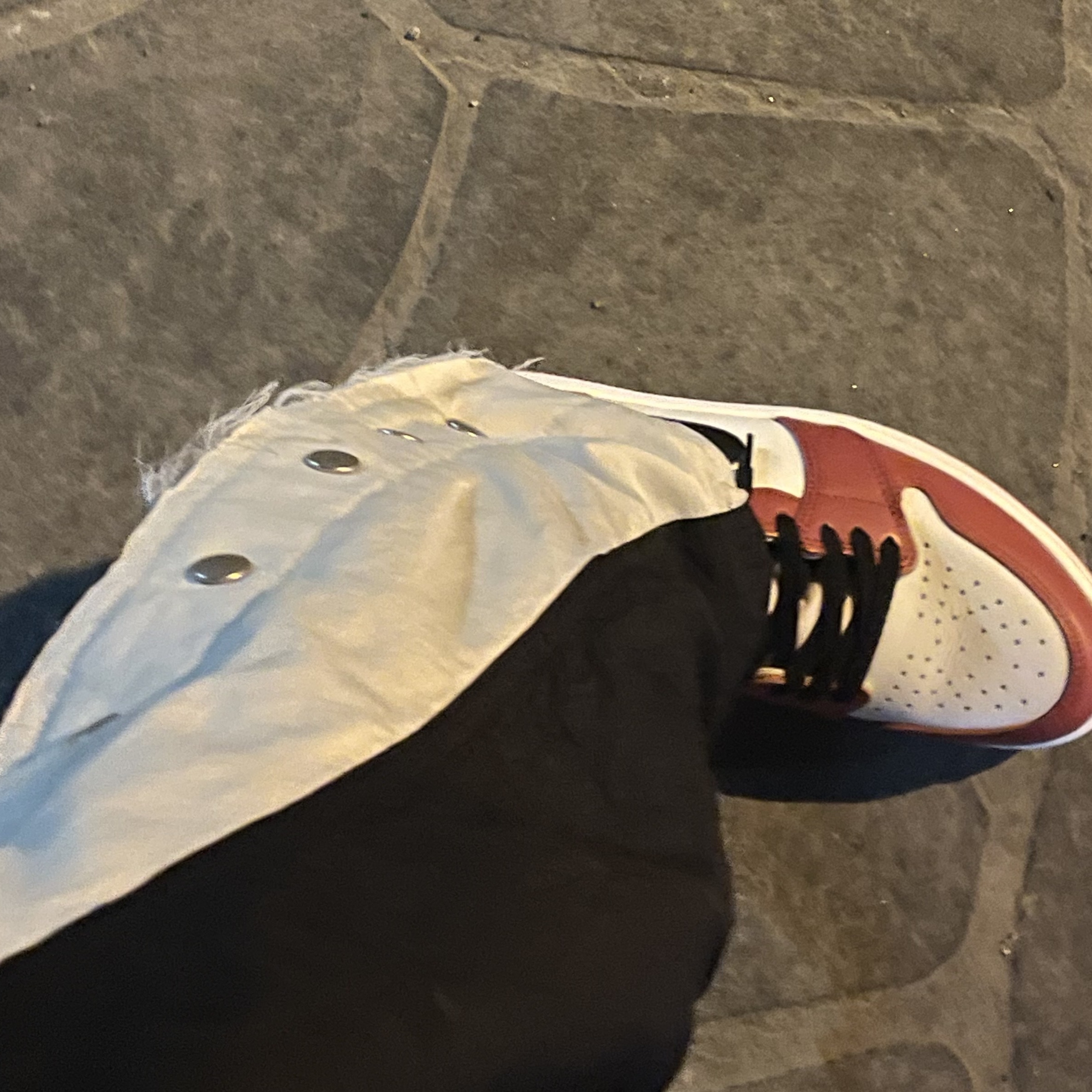 AOP Snap Track Pants Offwhite Black, Jordan 1 Retro High OG Chicago 2022 착용 스타일 - 1