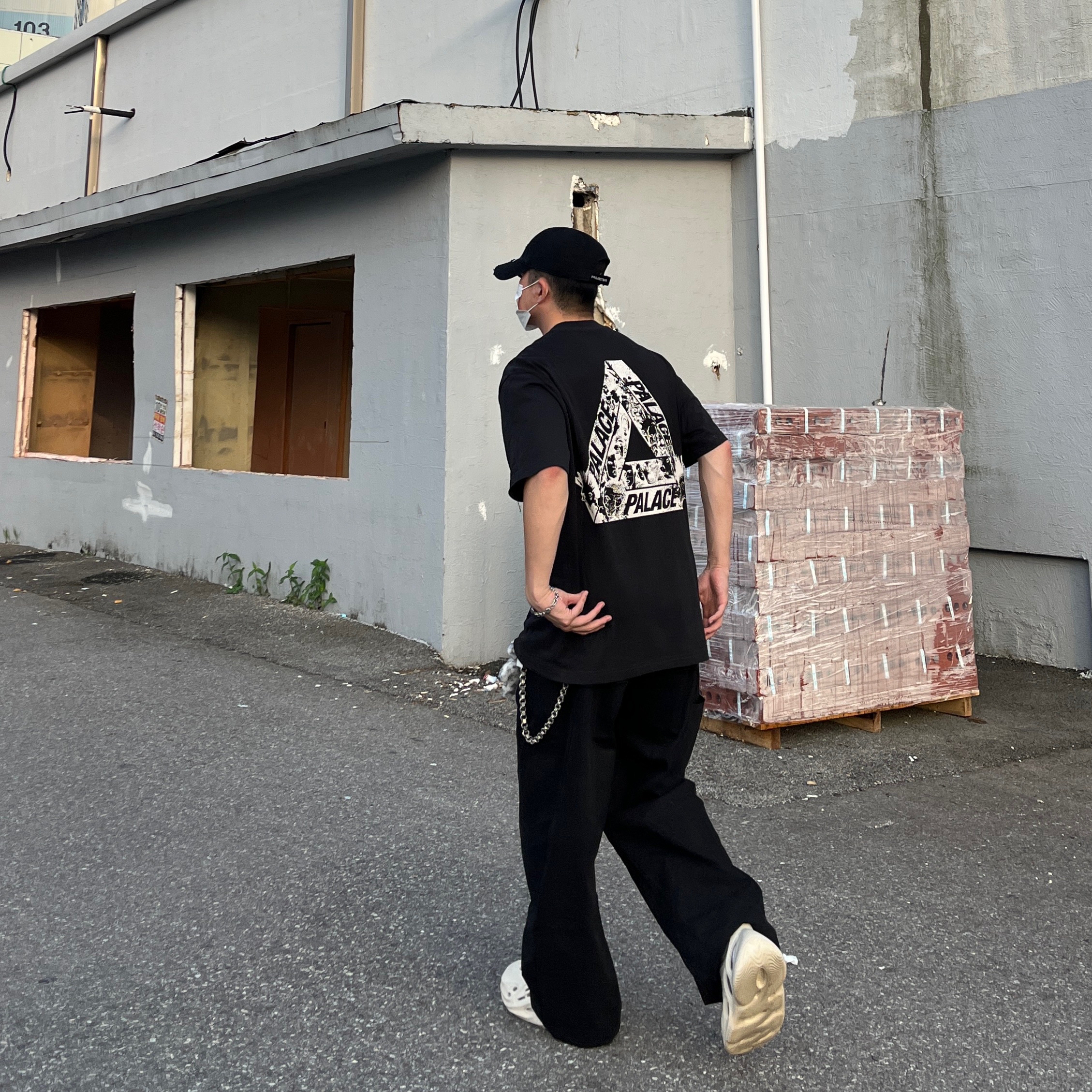 Project G/R Distressed Filth Club Cap Washed Black, Palace Tri-Heads T-Shirt Black - 21FW 착용 스타일 - 2