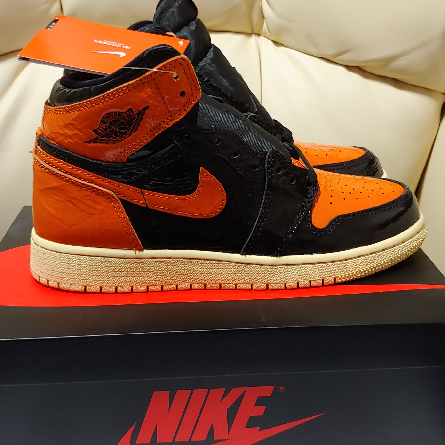 Jordan 1 Retro High Shattered Backboard 3.0, (GS) Jordan 1 Retro High OG Shattered Backboard 3.0 착용 스타일 - 1