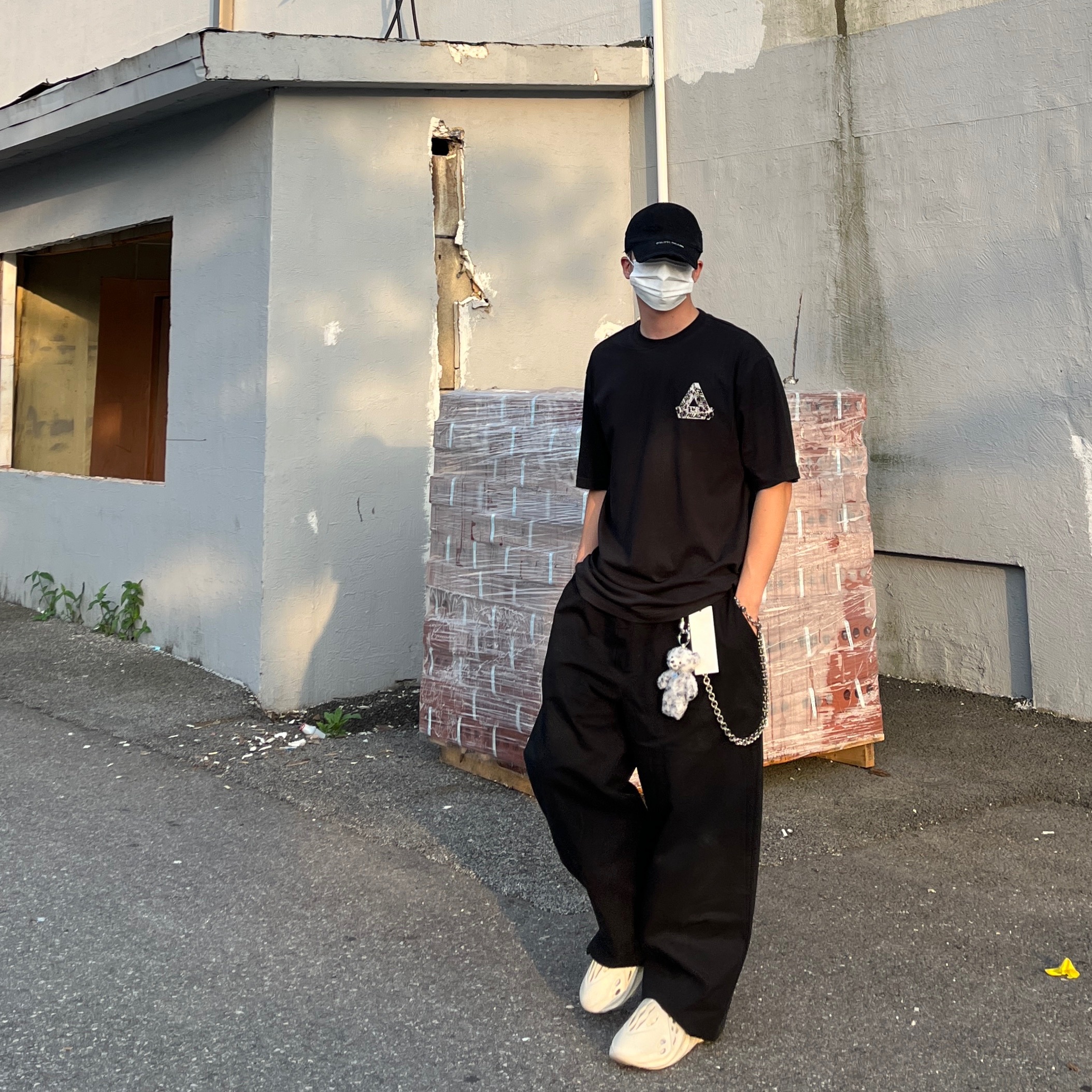 Project G/R Distressed Filth Club Cap Washed Black, Palace Tri-Heads T-Shirt Black - 21FW 착용 스타일 - 4