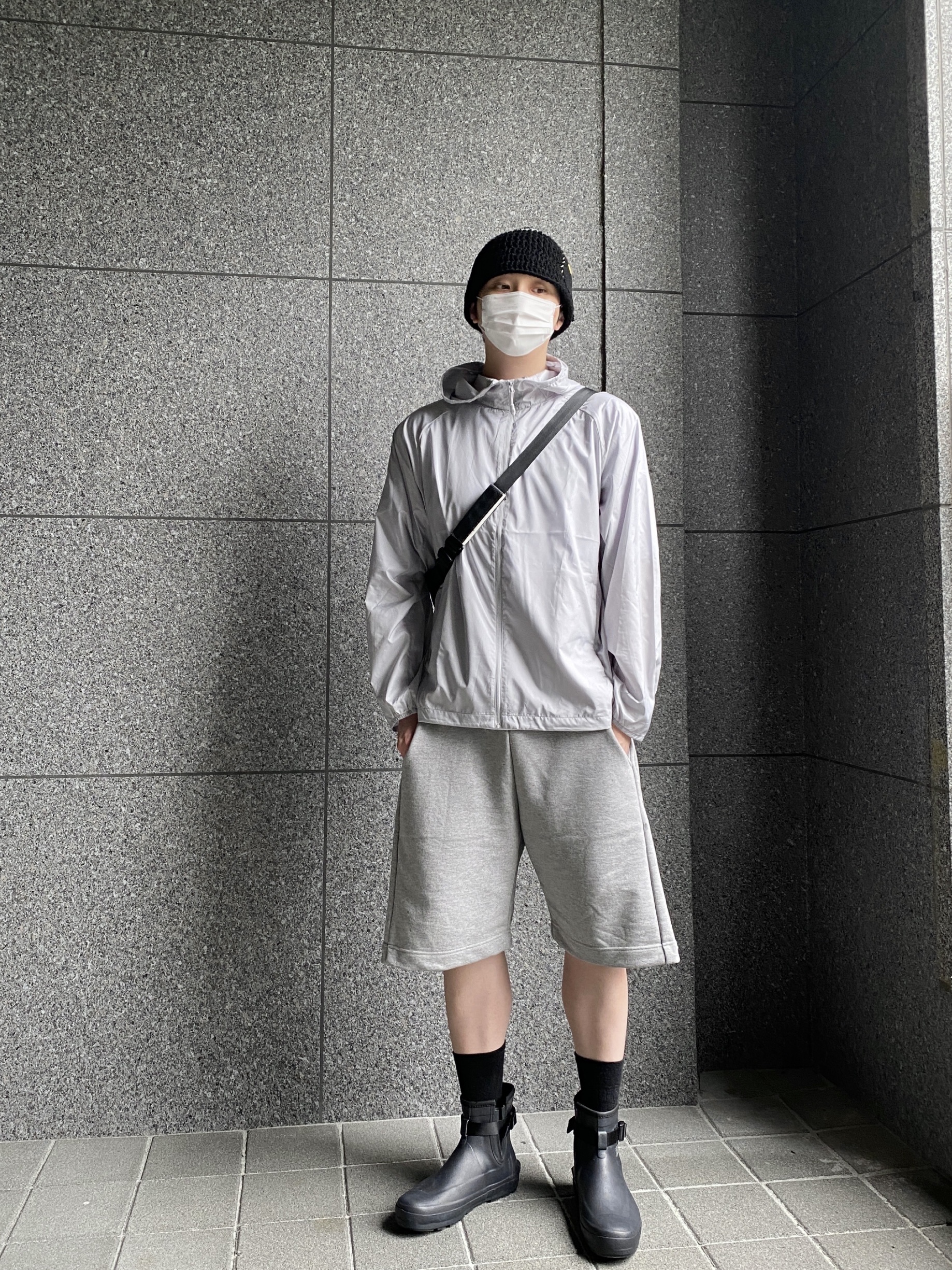 Moonstar 810s ET027 Marke Modi Charcoal, MJD Side Snap Wide Sweatshorts Melange Grey 착용 스타일 - 1