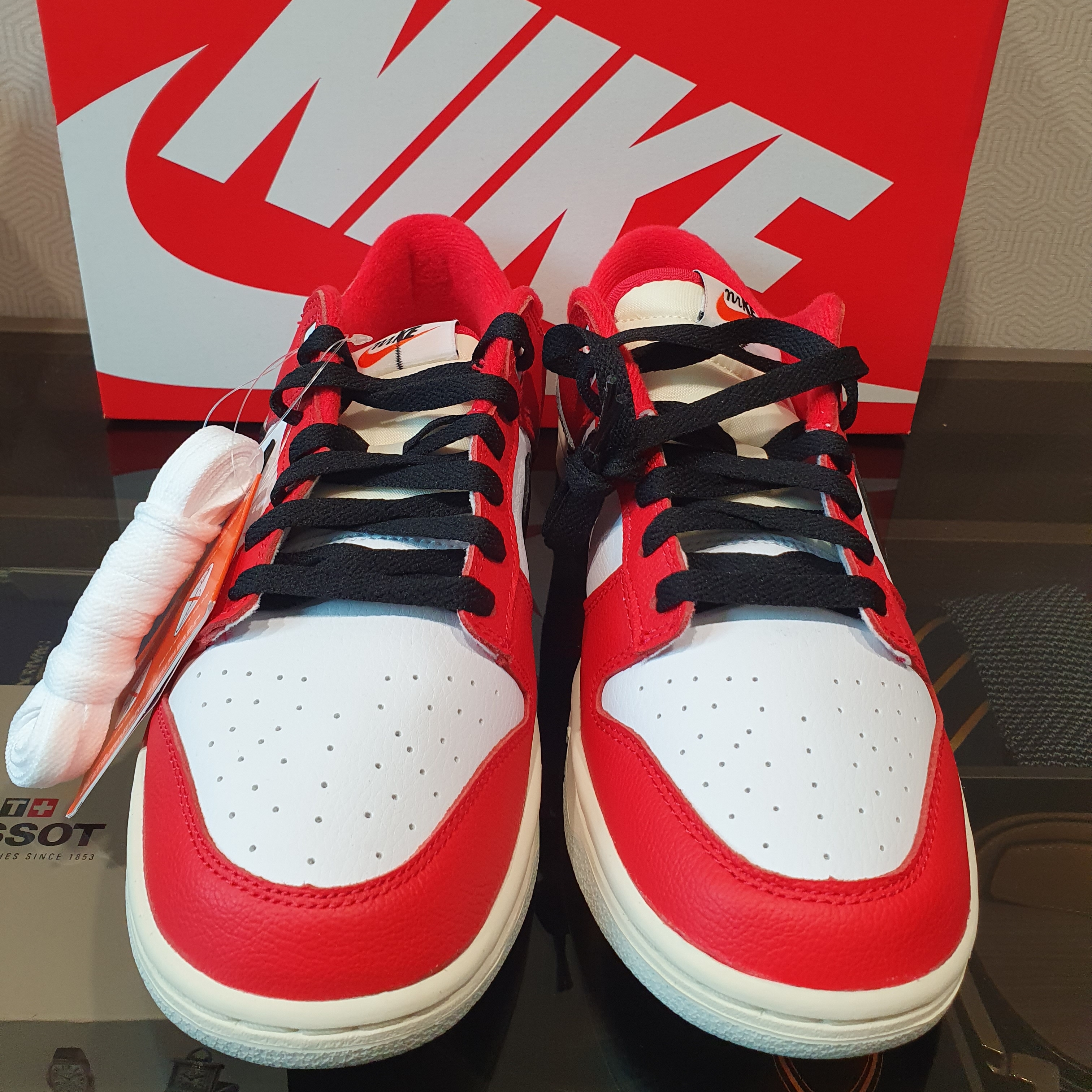 Nike Dunk Low Retro PRM University Red Black 착용 스타일 - 1