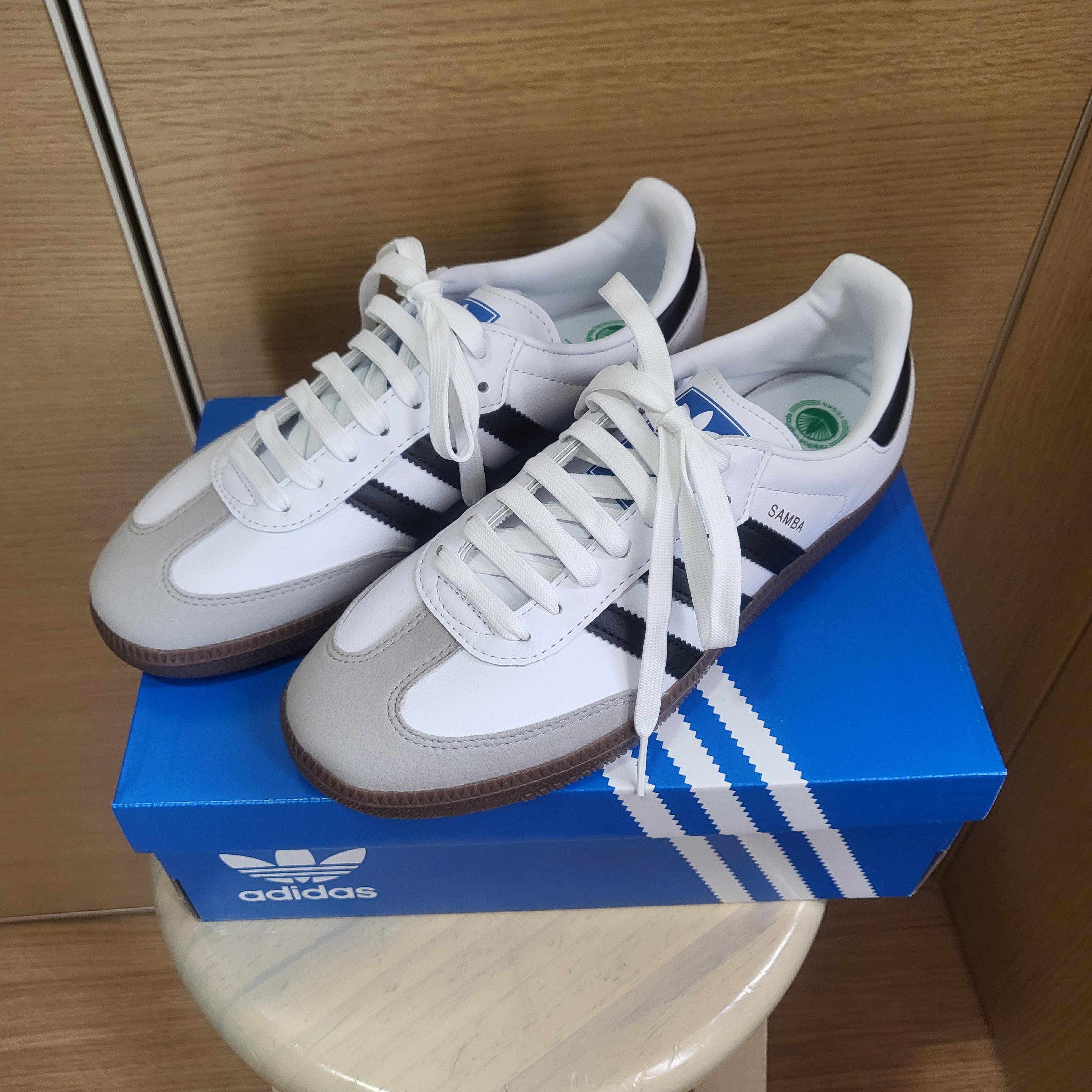 Adidas Samba Vegan White Black 착용 스타일 - 1