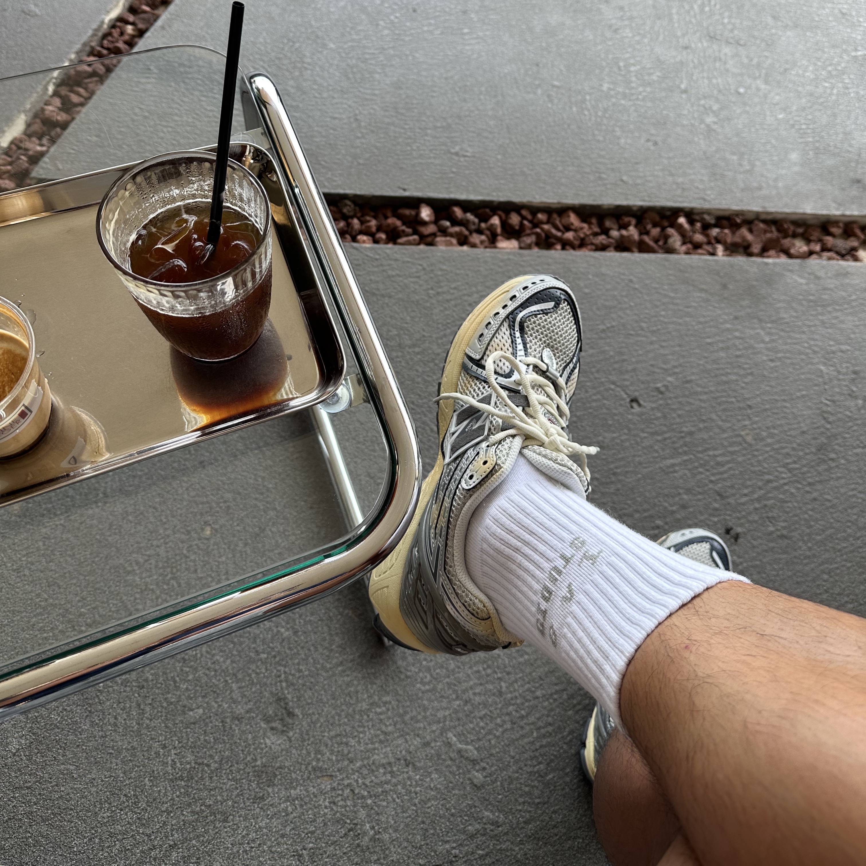 New Balance x Thisisneverthat 1906R 2022 Downtown Run, IAB Studio Socks White Set 착용 스타일