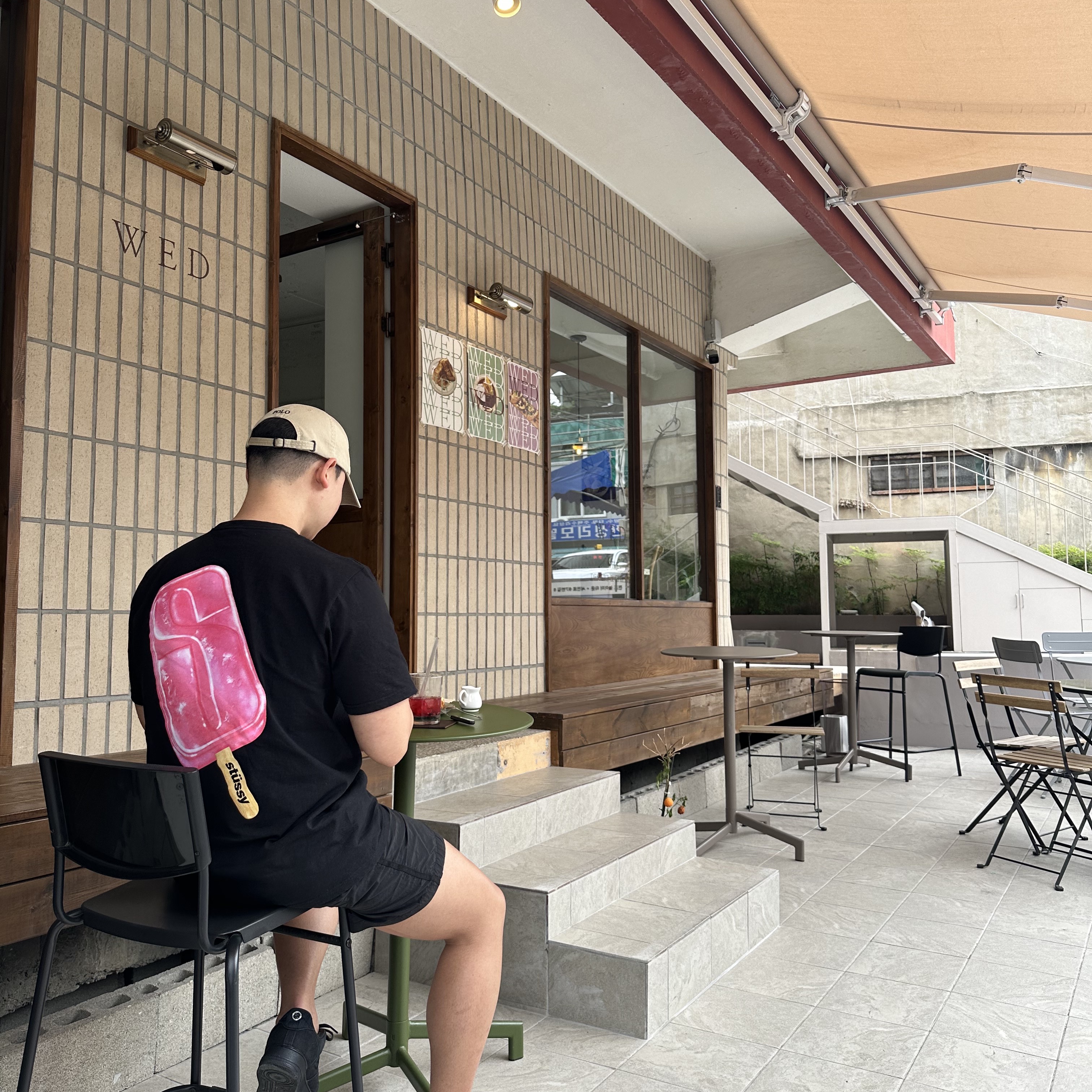 Stussy Popsicle T-Shirt Black, Nike x Stussy Air Force 1 Low Triple Black 착용 스타일
