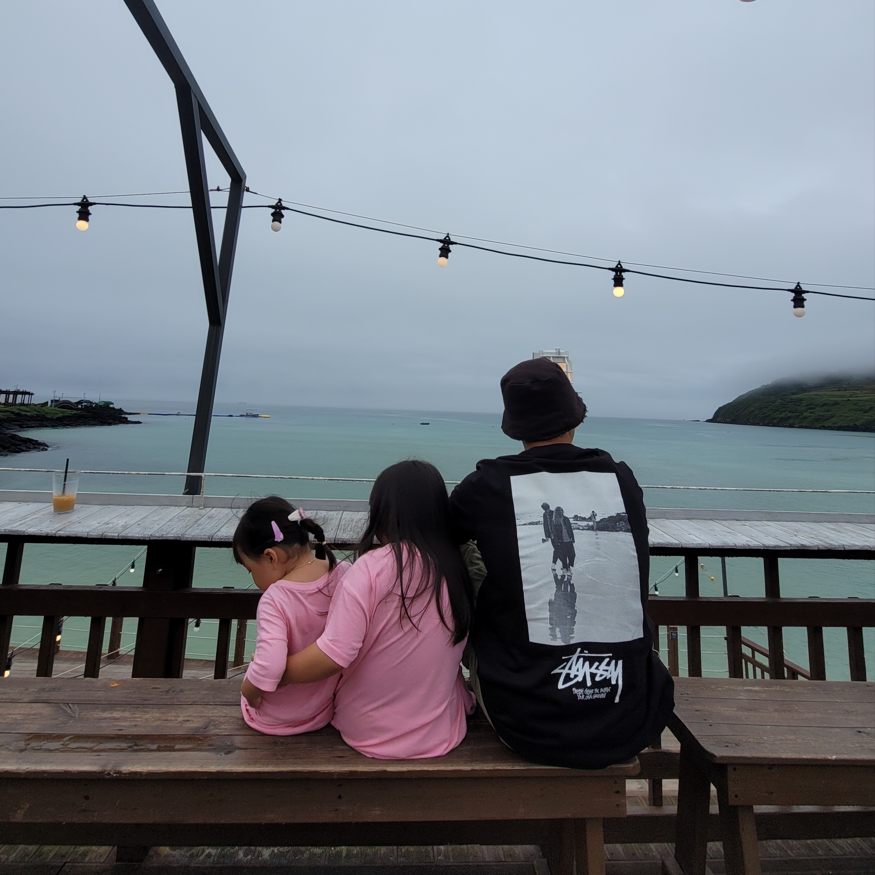Stussy Low Tide T-Shirt Black 착용 스타일 - 1